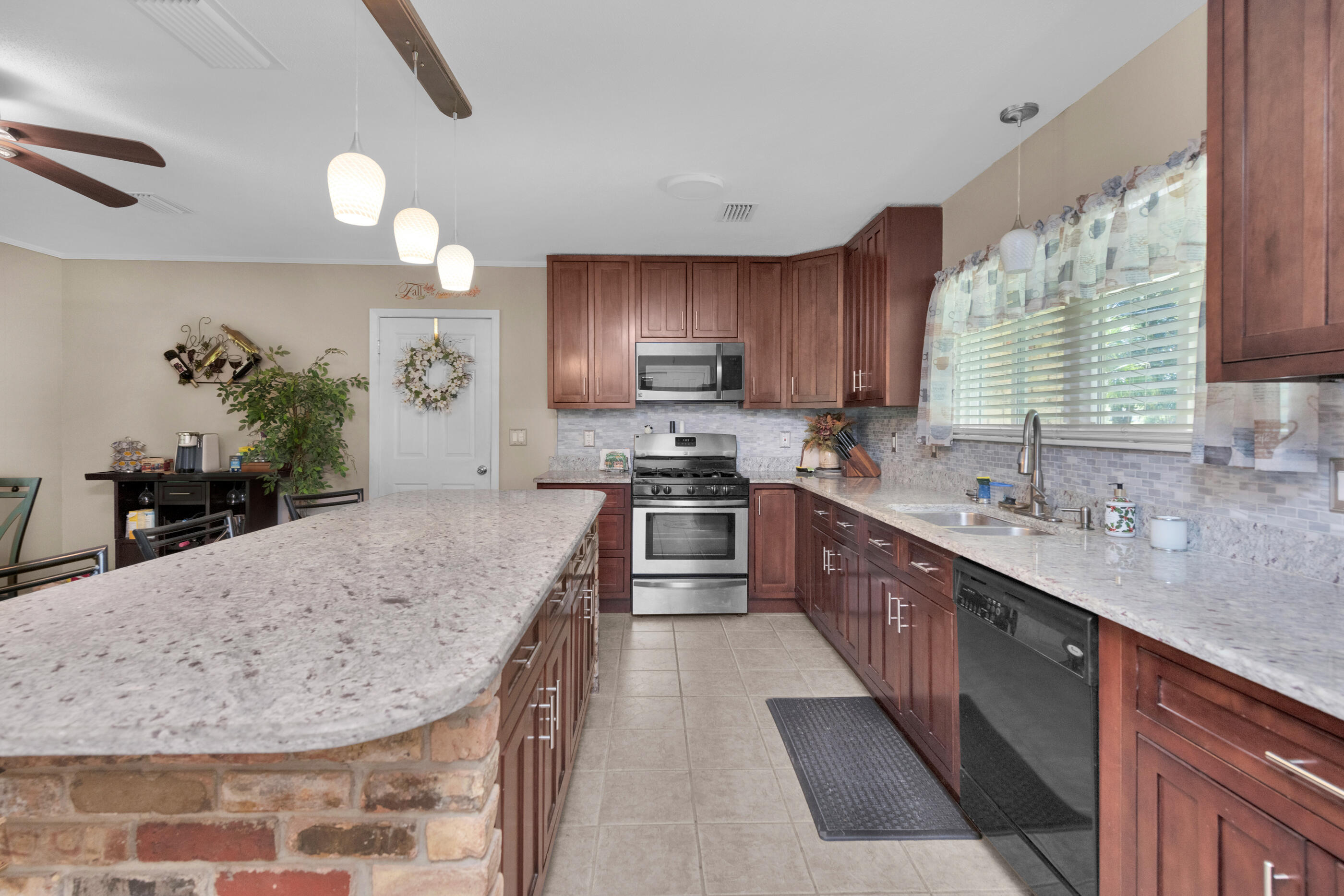 VESTA HEIGHTS 4TH ADDN - Residential