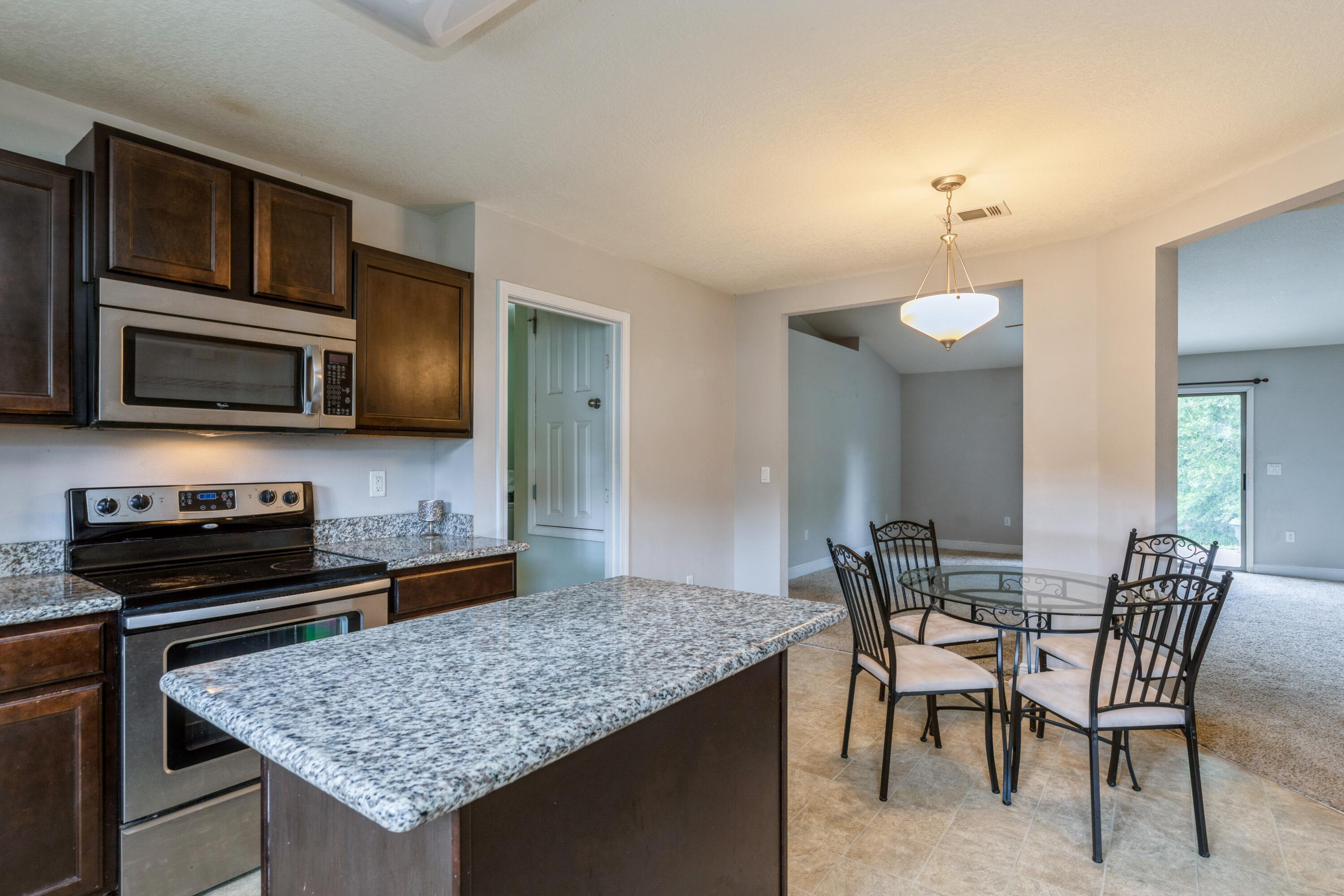 SILVER SPRINGS EST - Residential