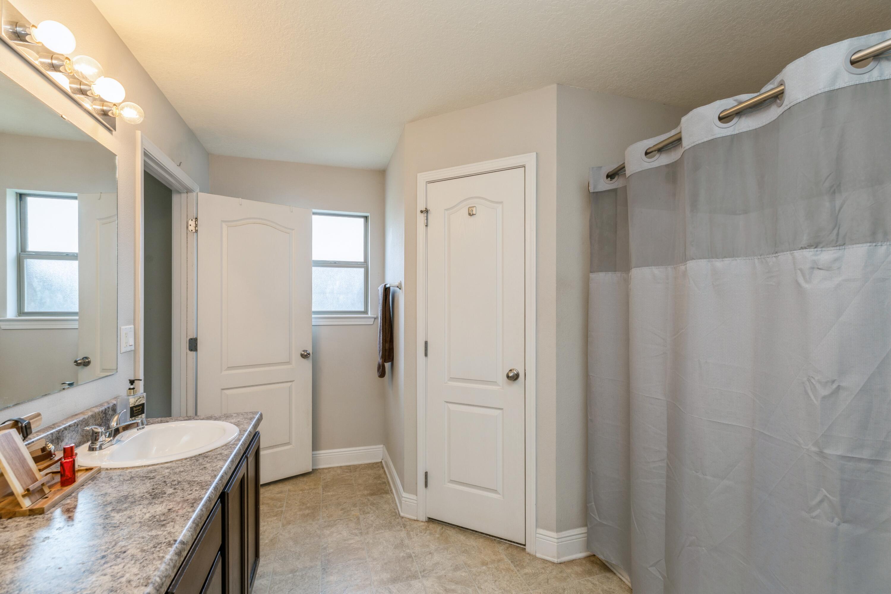 SILVER SPRINGS EST - Residential