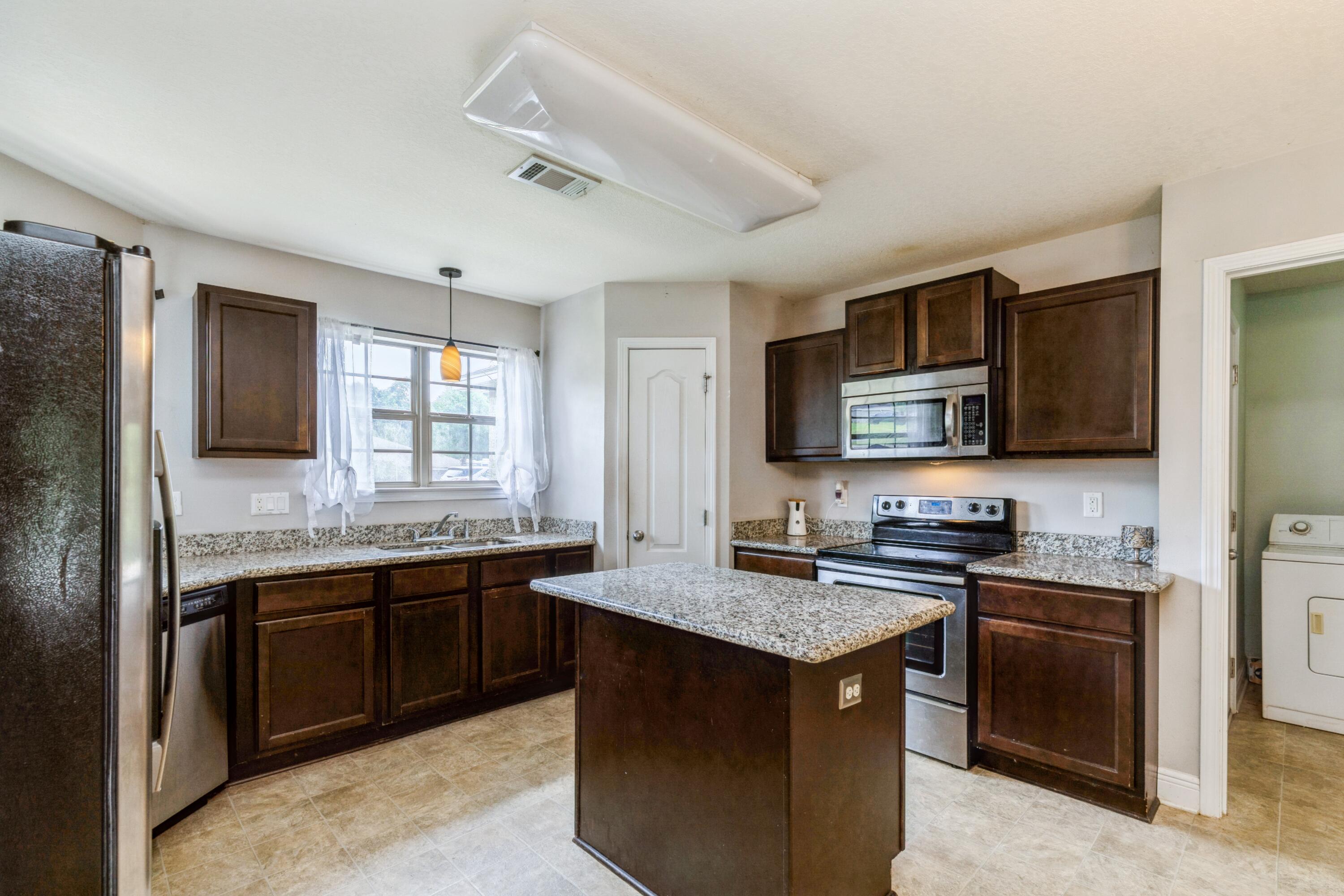 SILVER SPRINGS EST - Residential