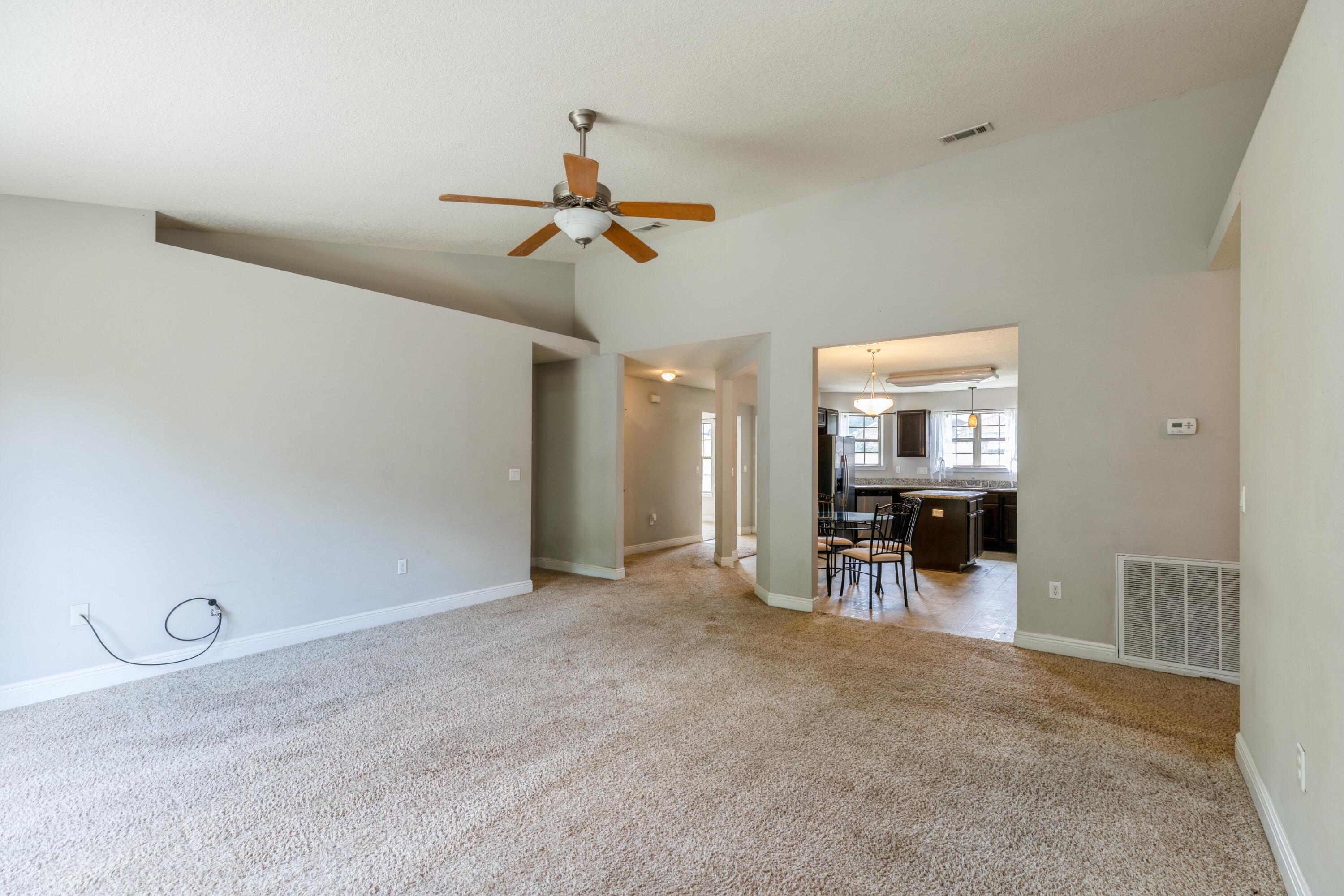 SILVER SPRINGS EST - Residential