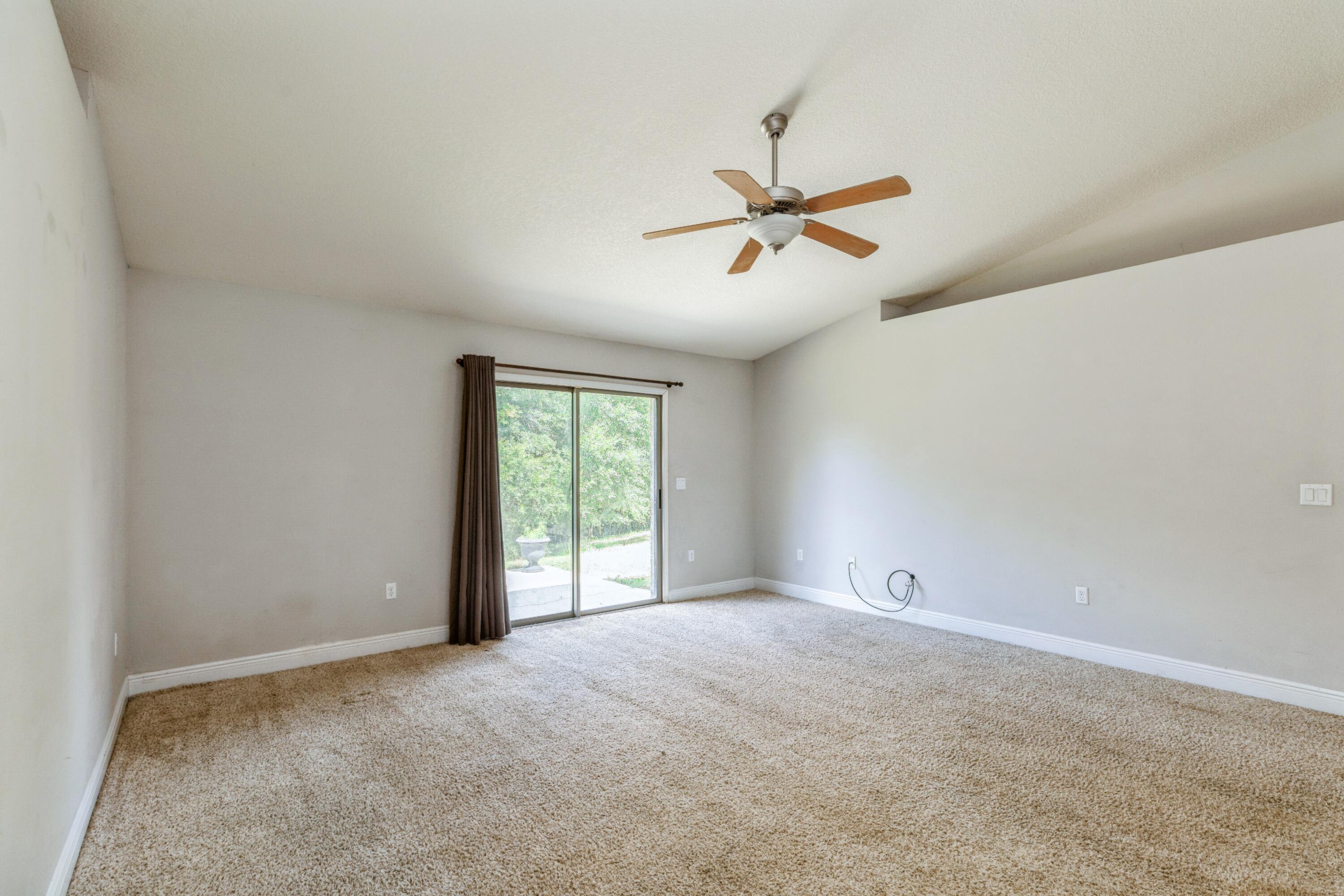 SILVER SPRINGS EST - Residential