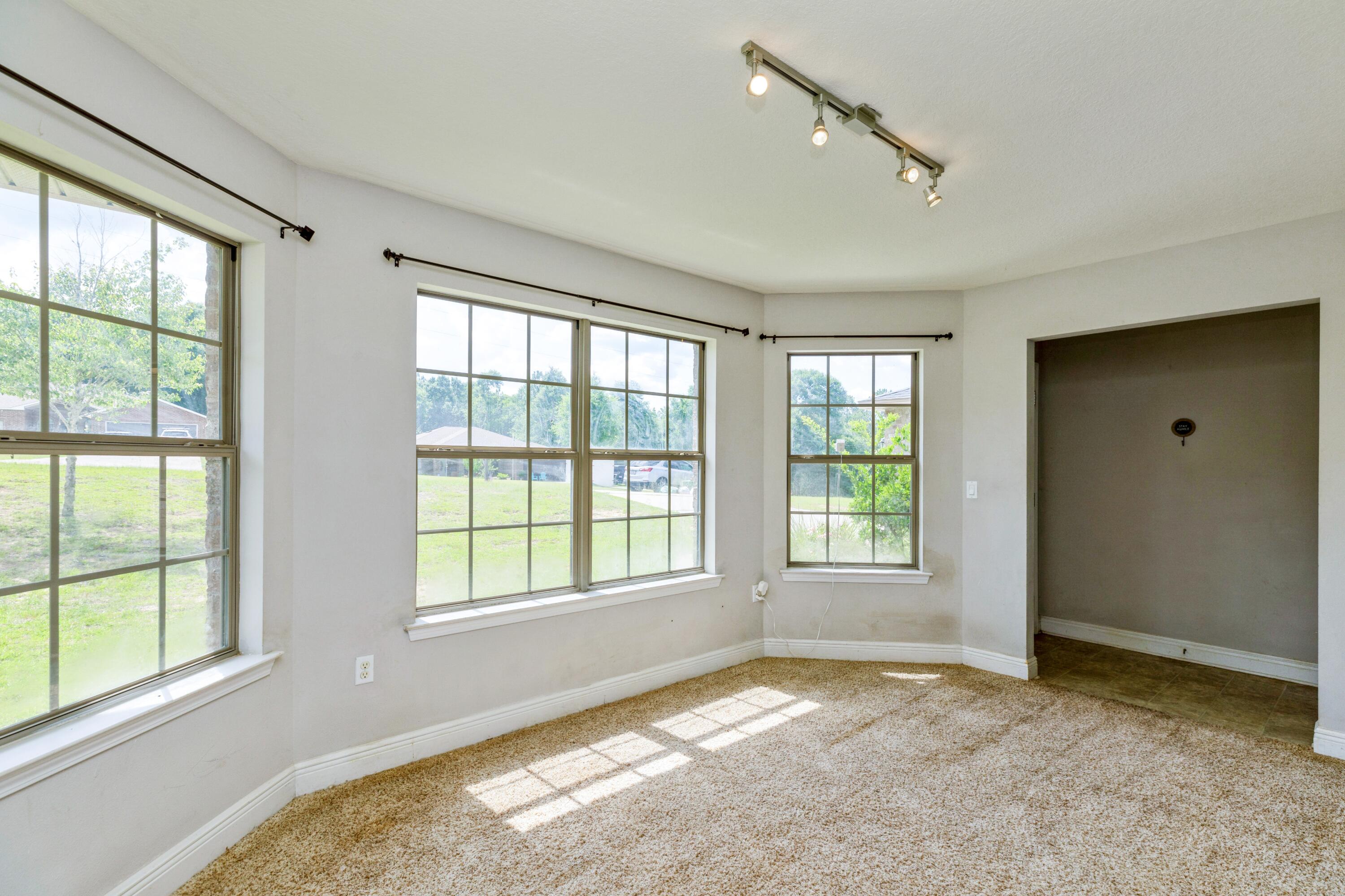 SILVER SPRINGS EST - Residential