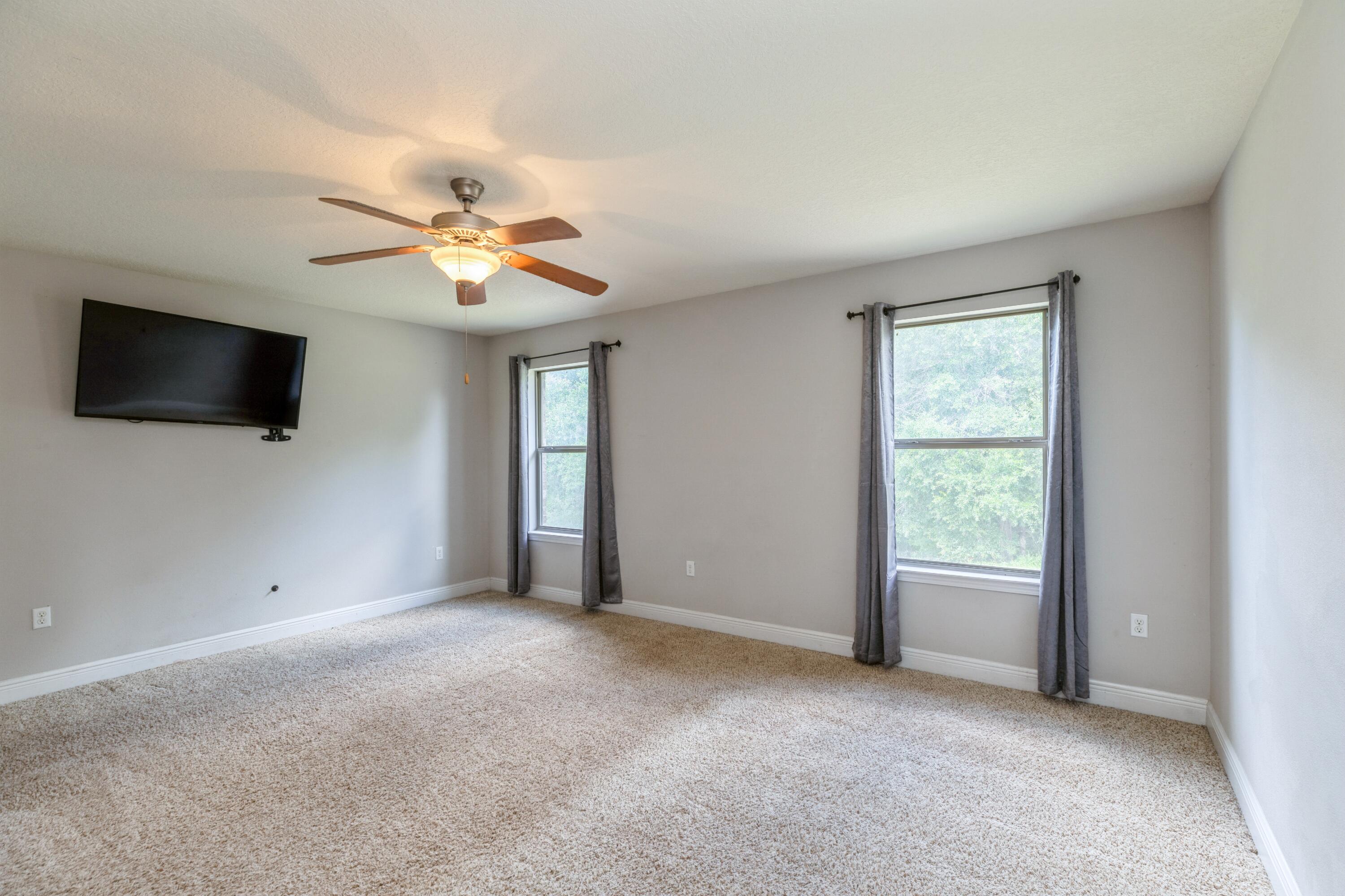SILVER SPRINGS EST - Residential