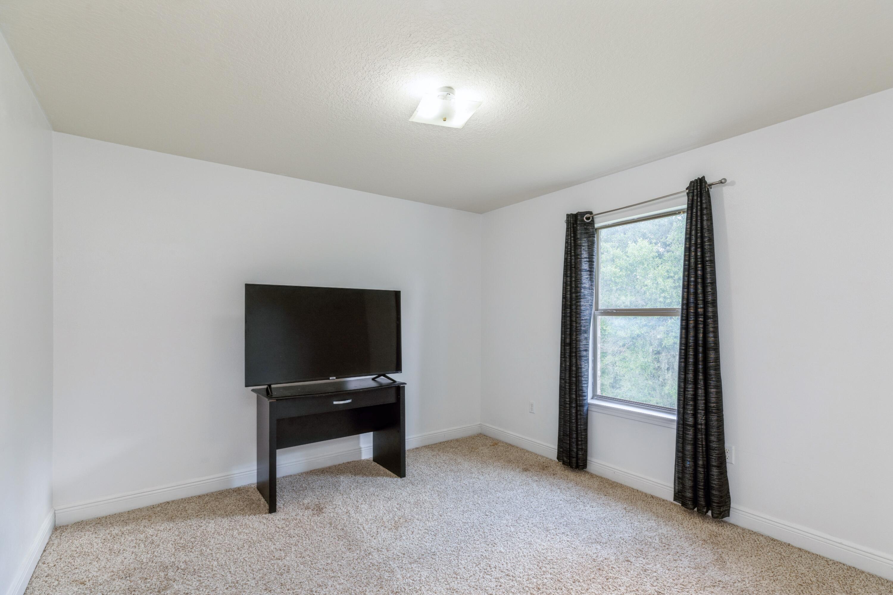 SILVER SPRINGS EST - Residential