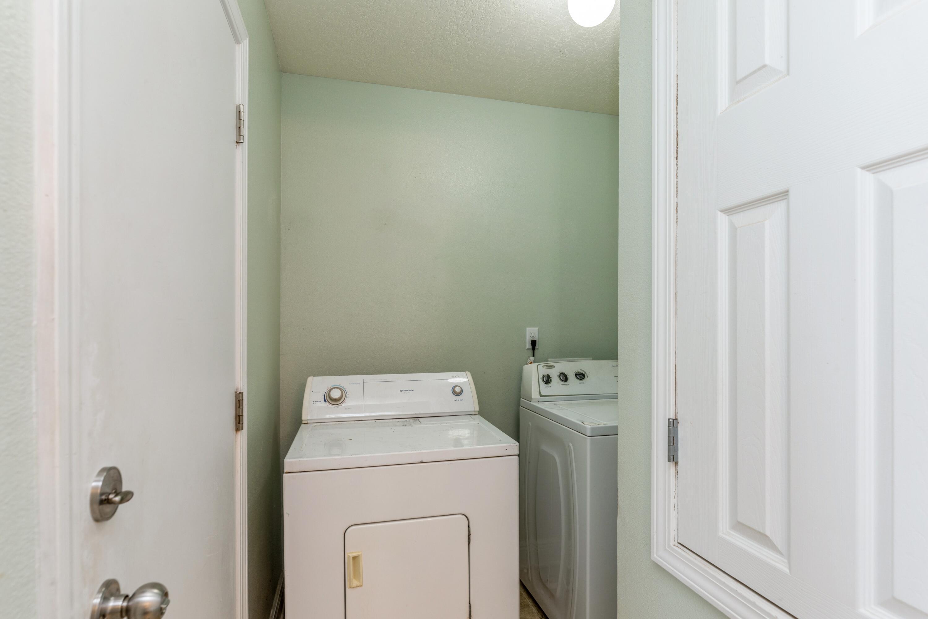 SILVER SPRINGS EST - Residential
