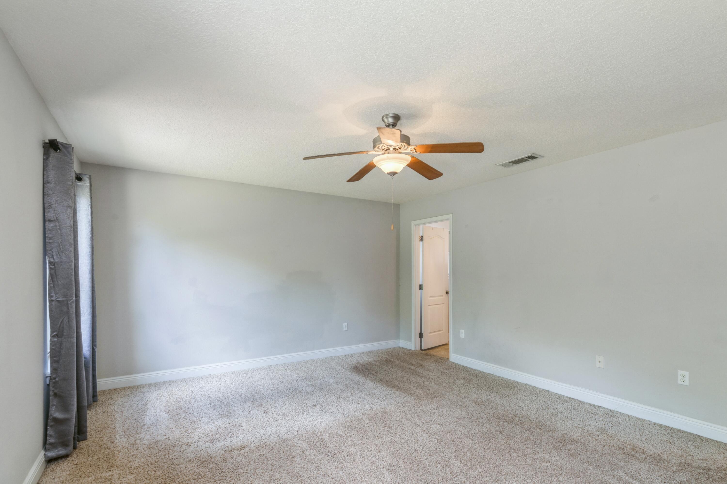 SILVER SPRINGS EST - Residential