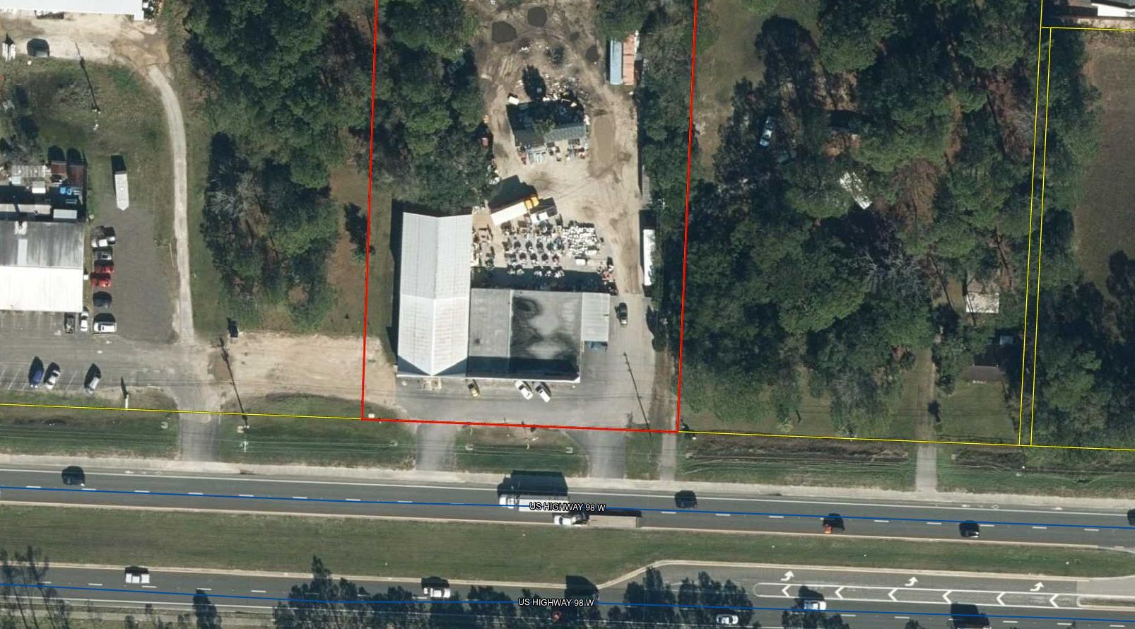 Main image without alt text