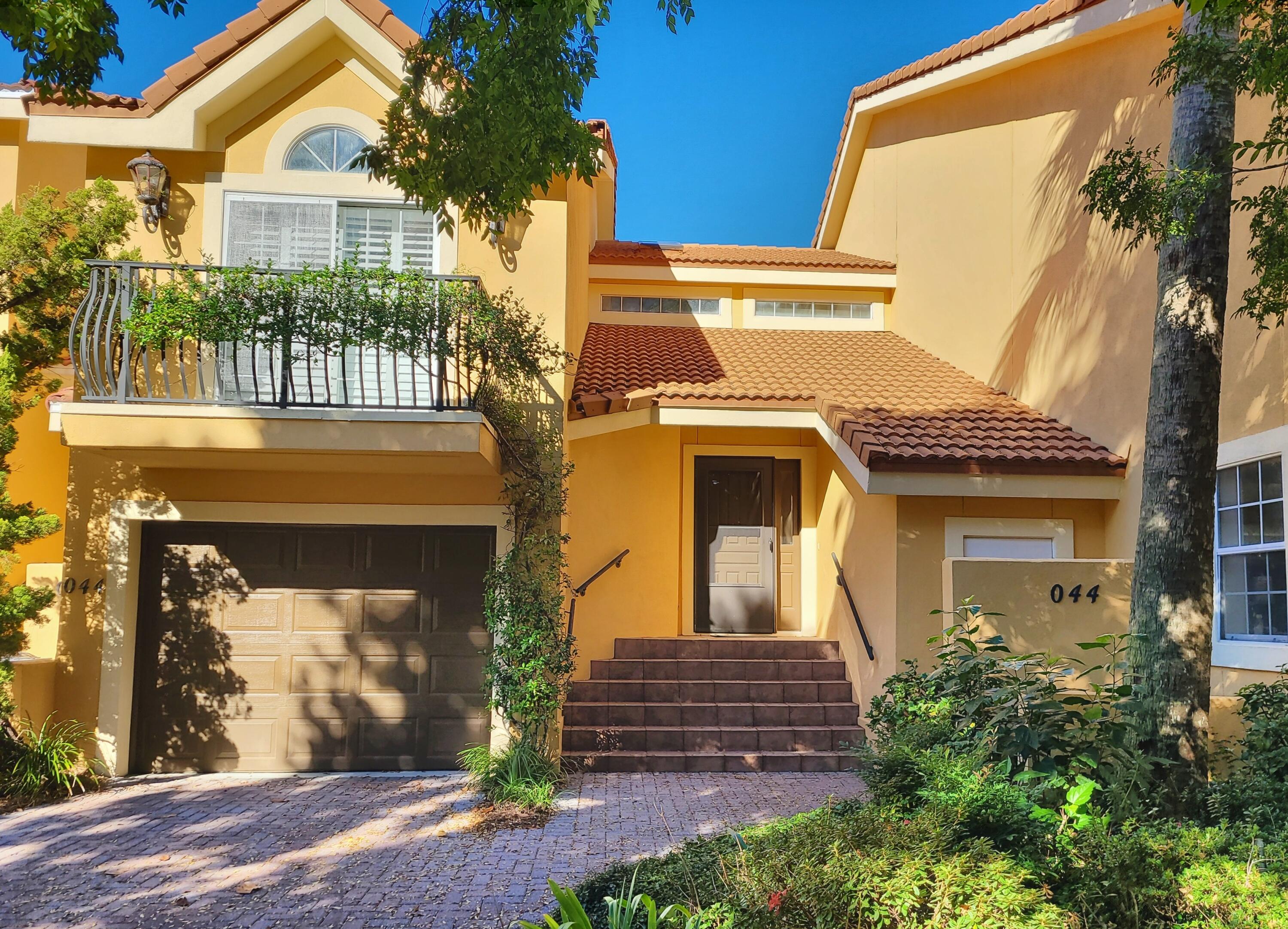 VANTAGE POINTE - Residential