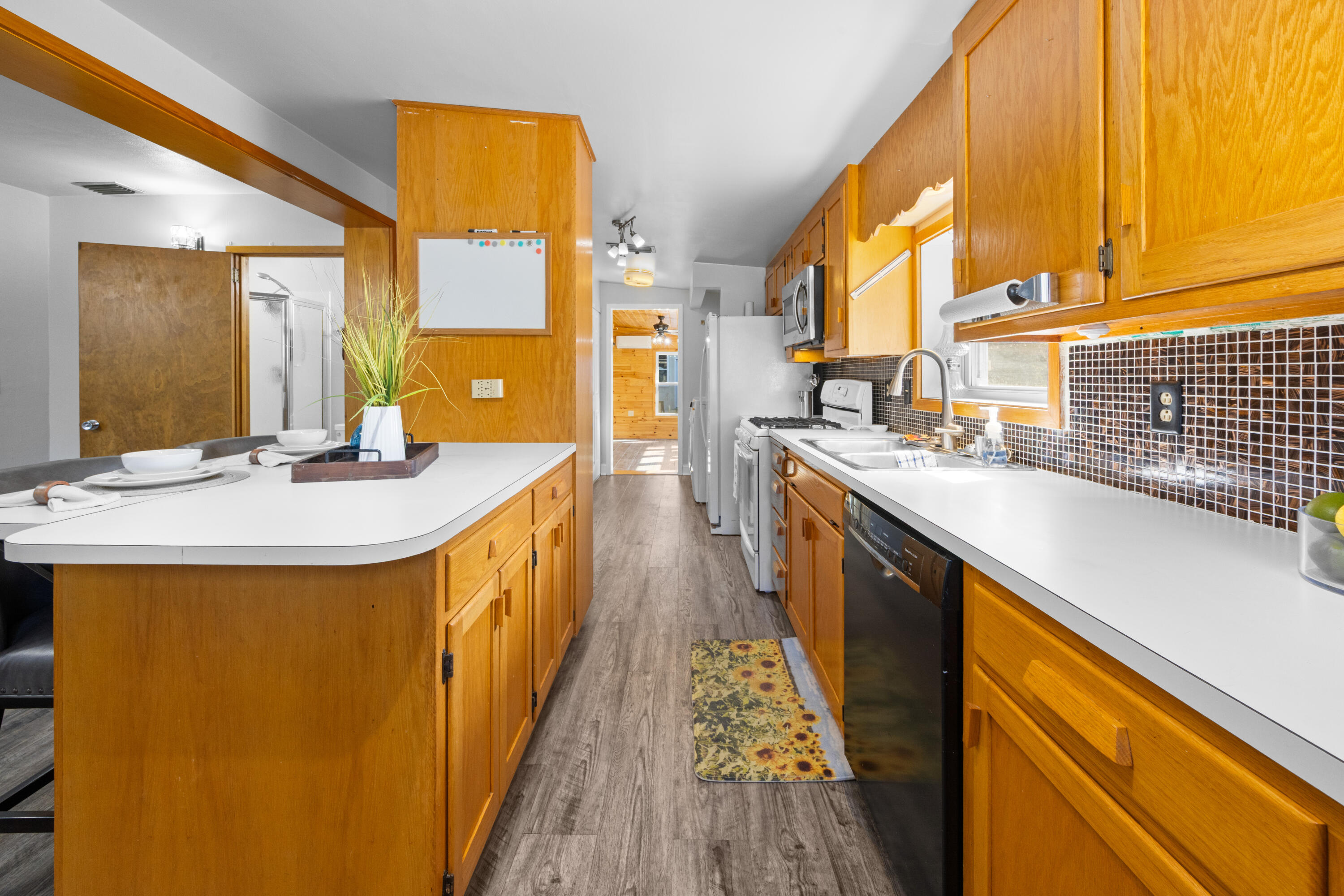 ELLIOTTS POINT 7TH ADDN - Residential