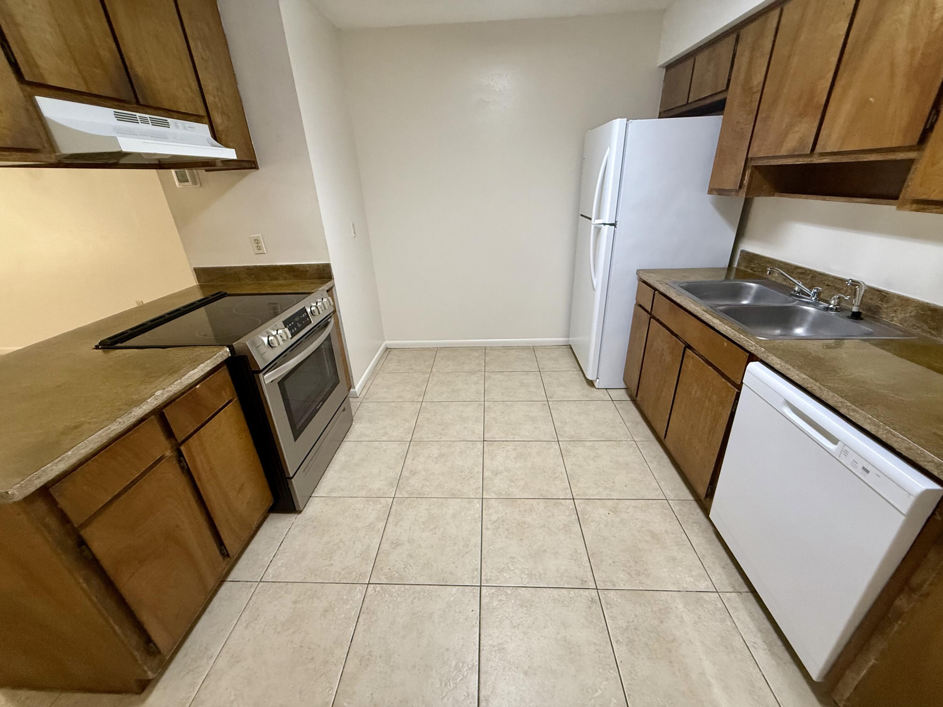 DOWNTOWNER - Residential Lease