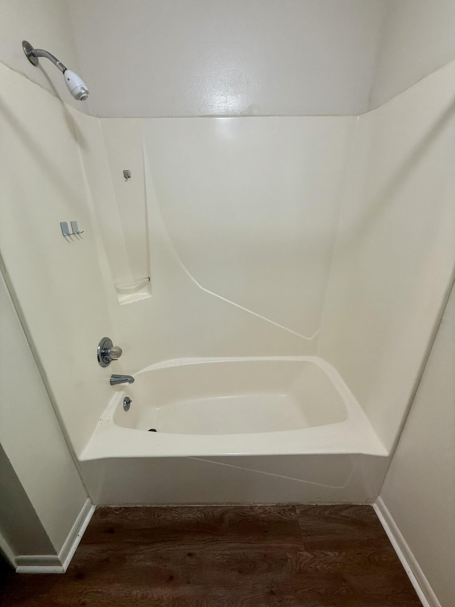 DOWNTOWNER - Residential Lease