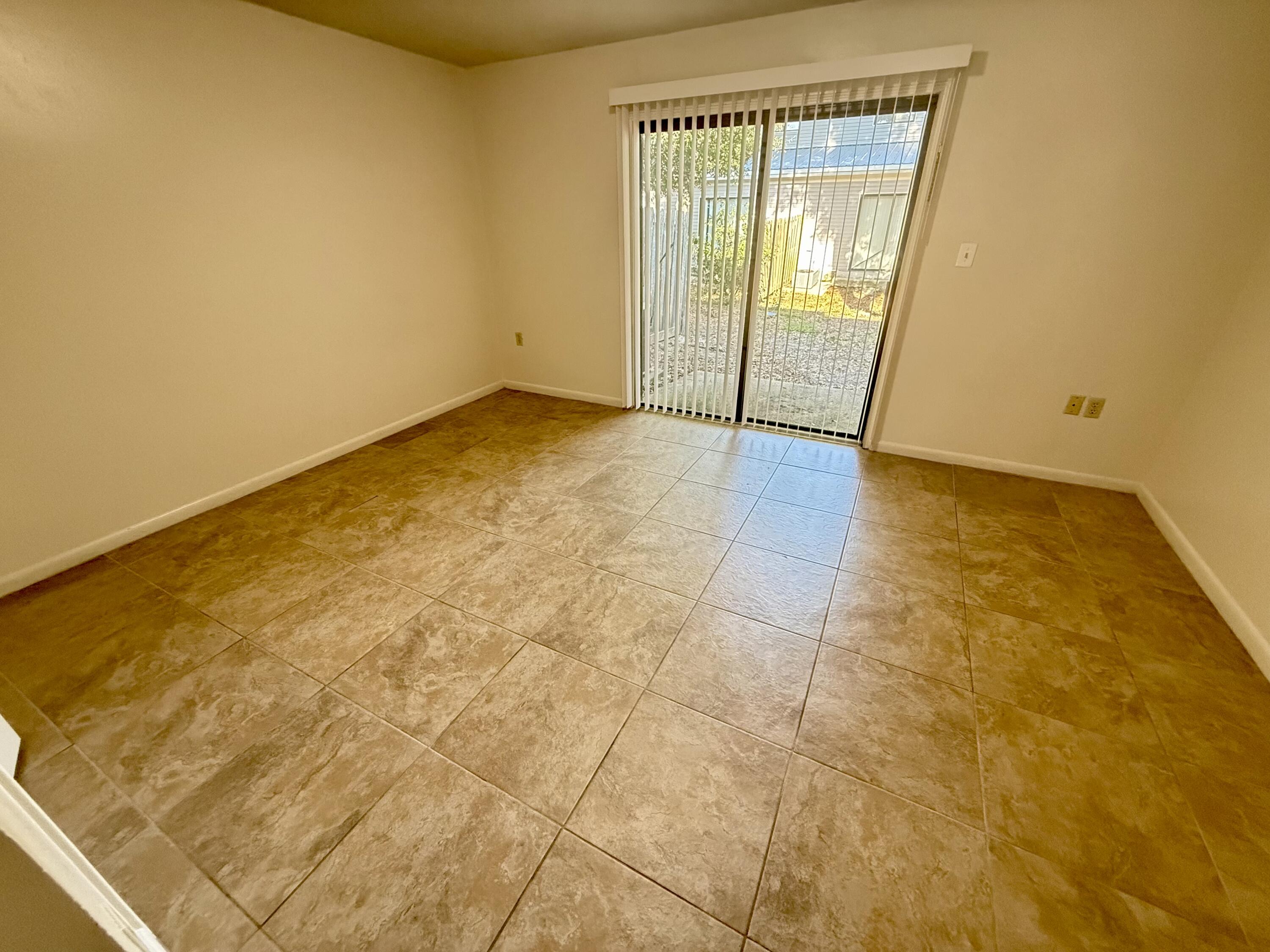 DOWNTOWNER - Residential Lease