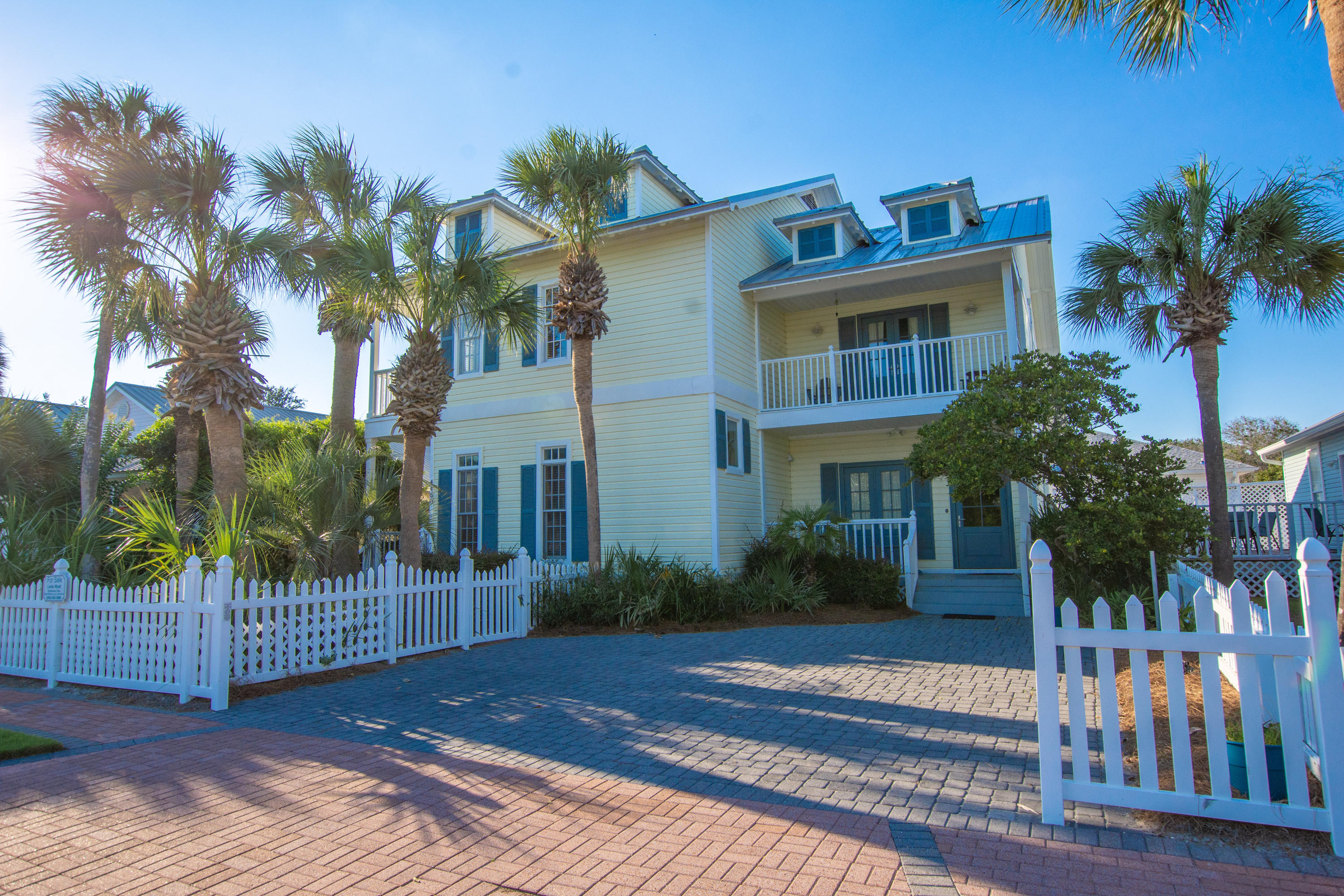 CRYSTAL SHORES - Residential