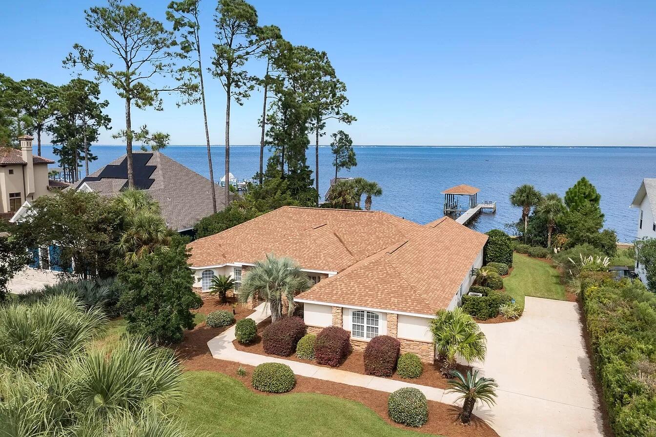FLAMINGO BEACH - Residential