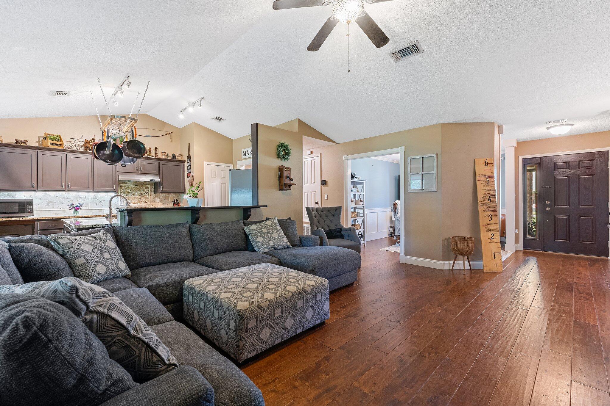 HAMPTON RIDGE ESTATES - Residential