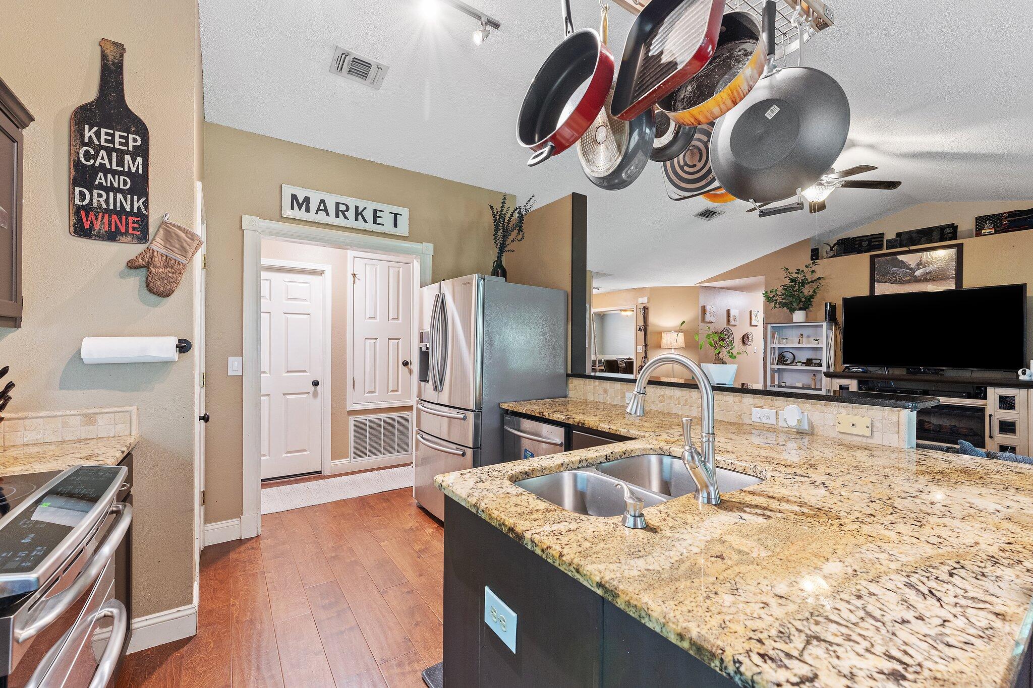 HAMPTON RIDGE ESTATES - Residential