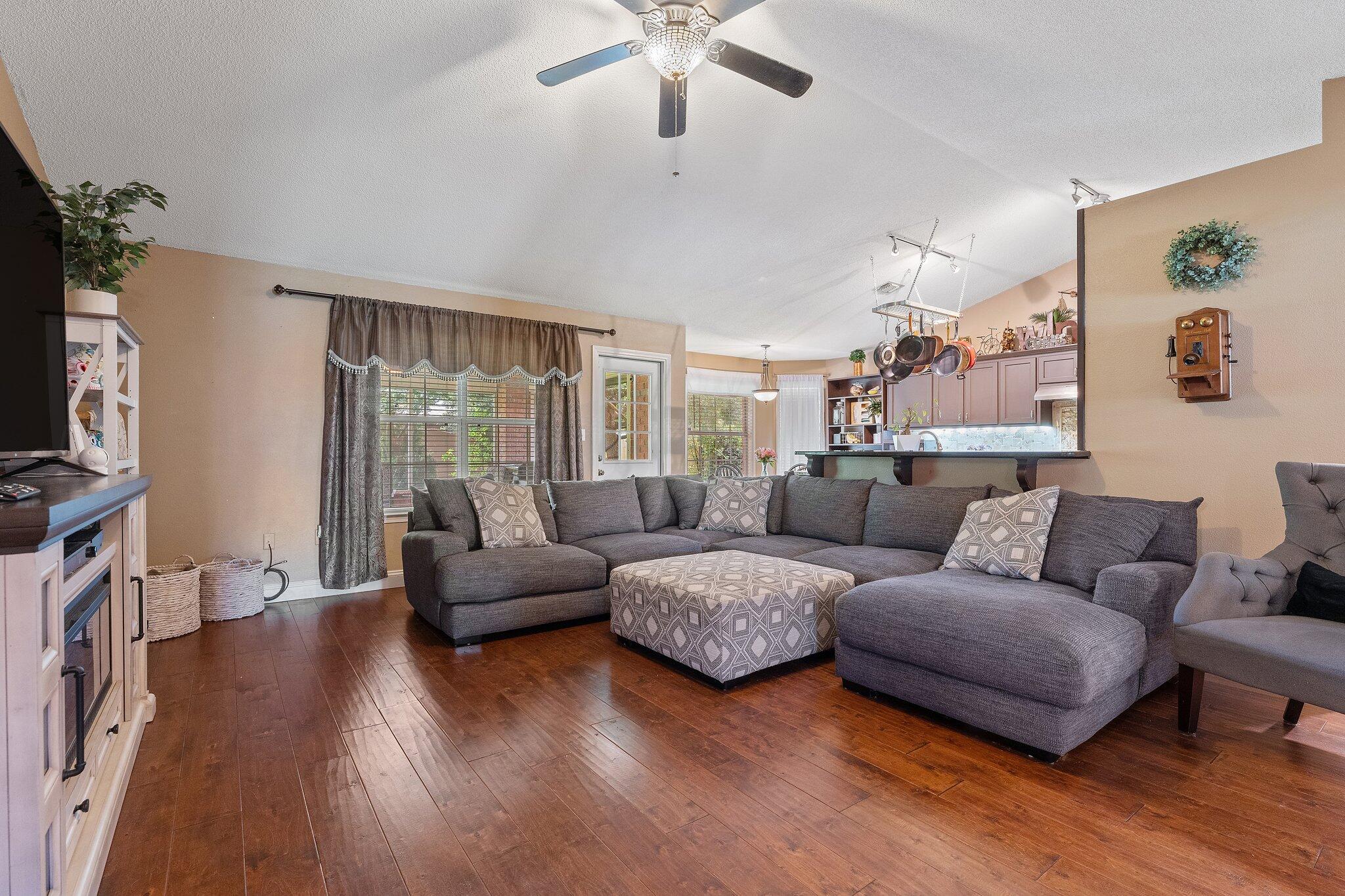 HAMPTON RIDGE ESTATES - Residential
