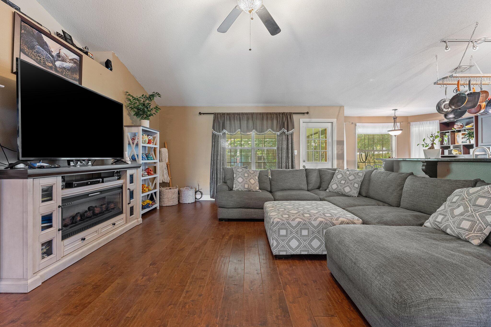 HAMPTON RIDGE ESTATES - Residential