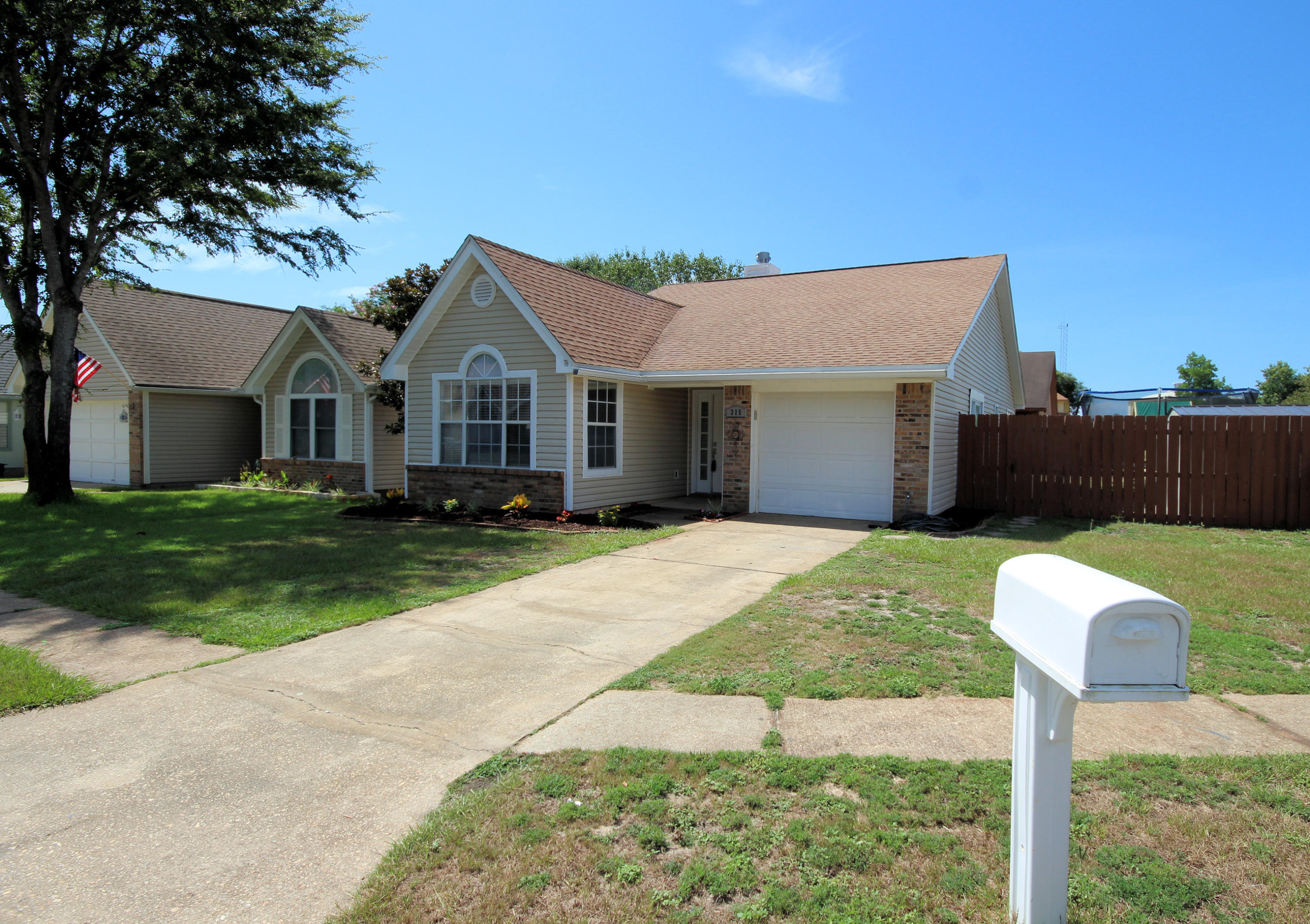 WOODLAND PARK ESTATES - Residential