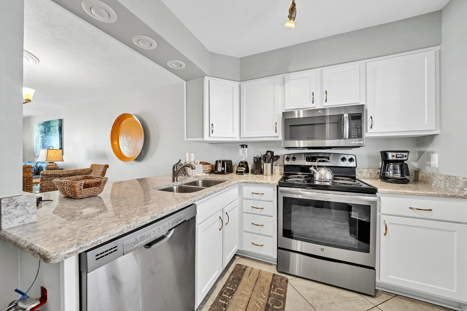 ISLANDER CONDO PH 2 - Residential