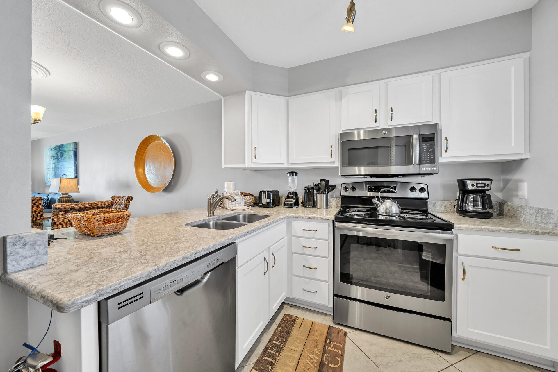 ISLANDER CONDO PH 2 - Residential