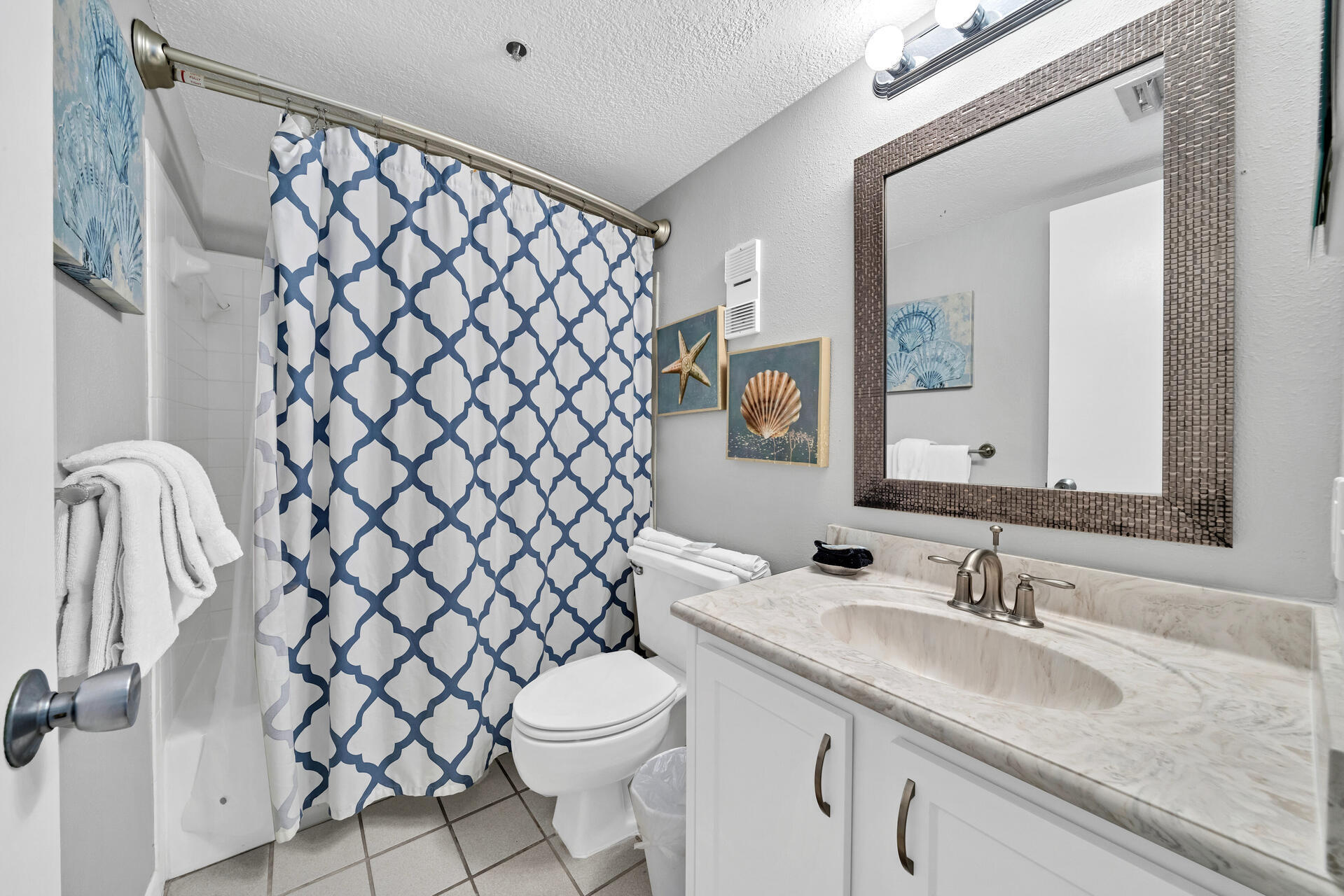 ISLANDER CONDO PH 2 - Residential
