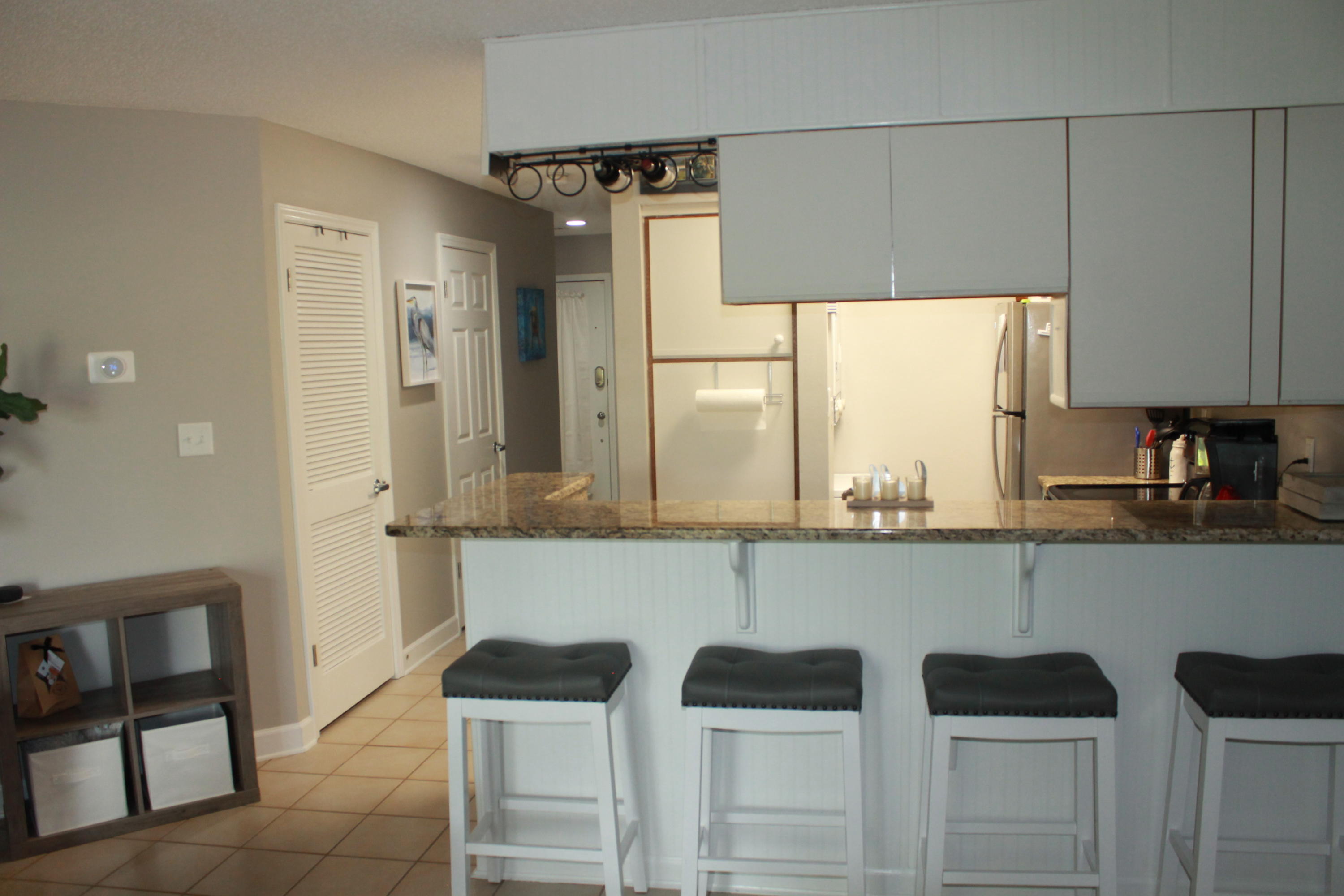 LAKESIDE CONDO AT BLUEWATER BAY - Residential Lease