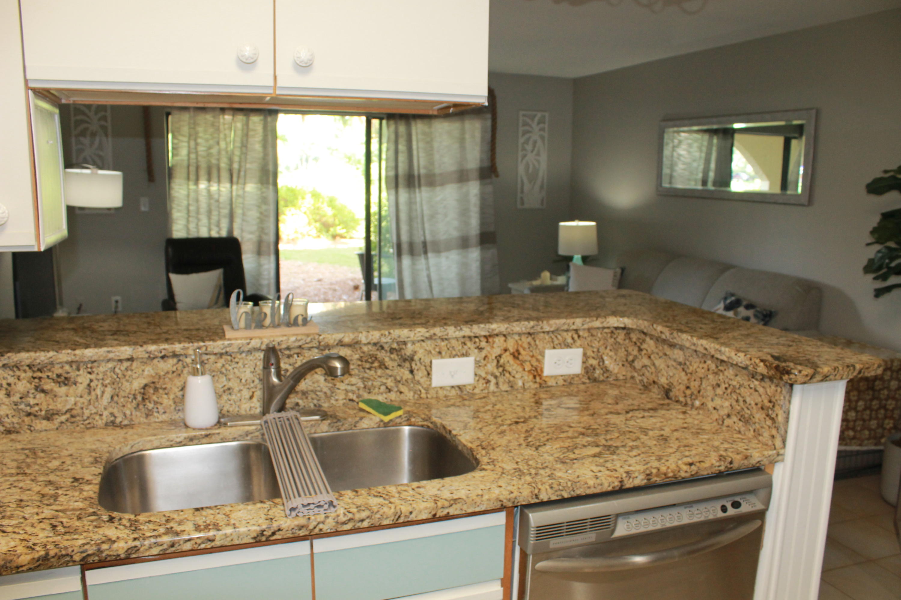 LAKESIDE CONDO AT BLUEWATER BAY - Residential Lease