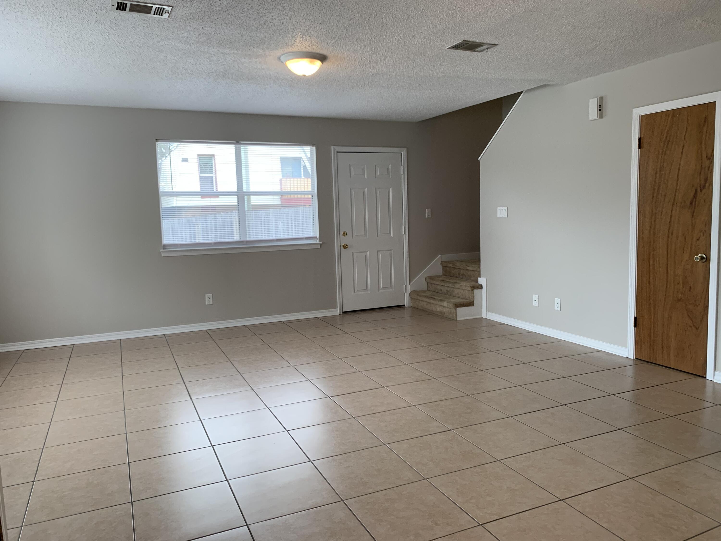OAK TREE MANOR - Residential Lease