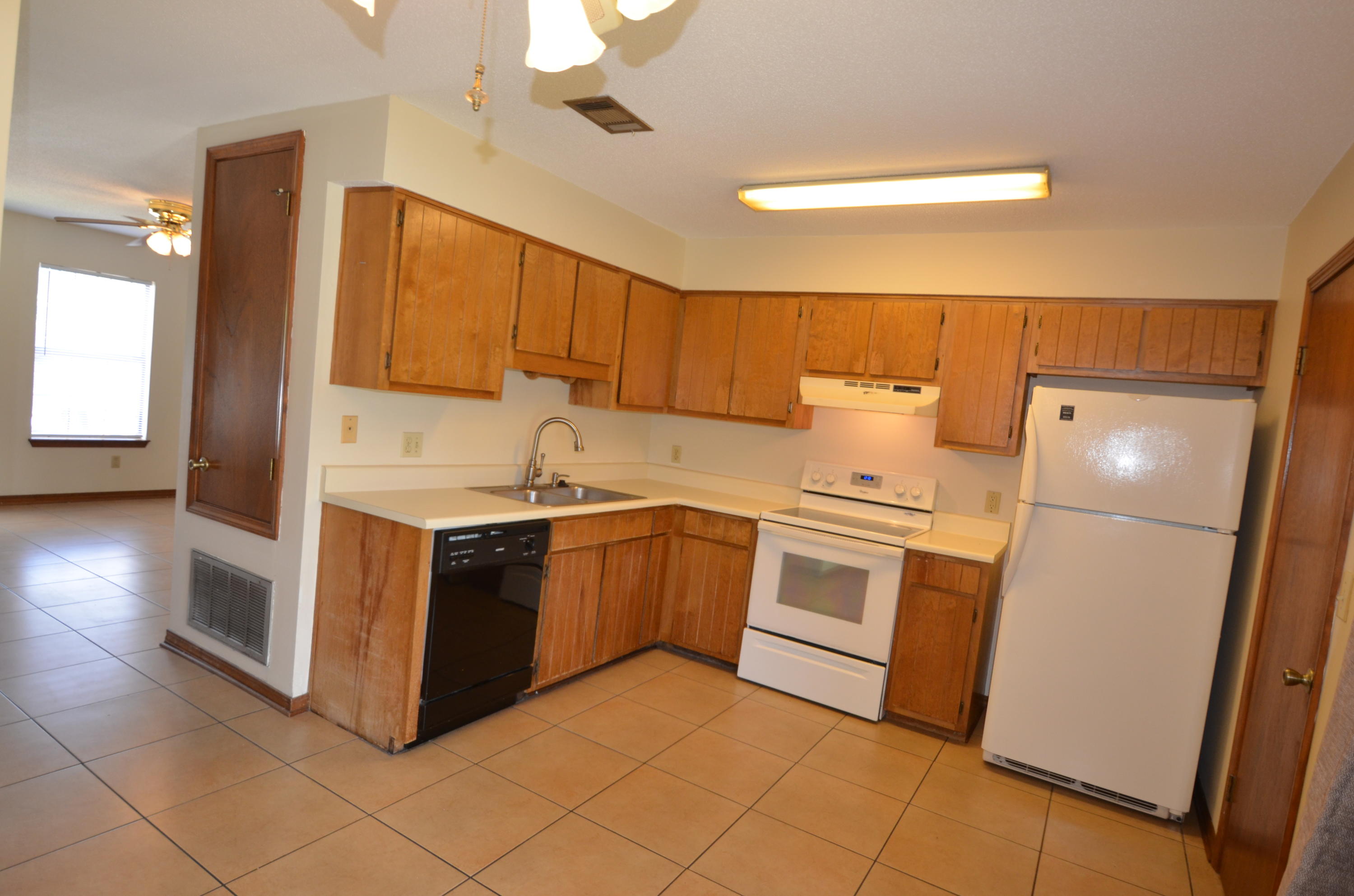 BROWNSVILLE STATION - Residential Lease