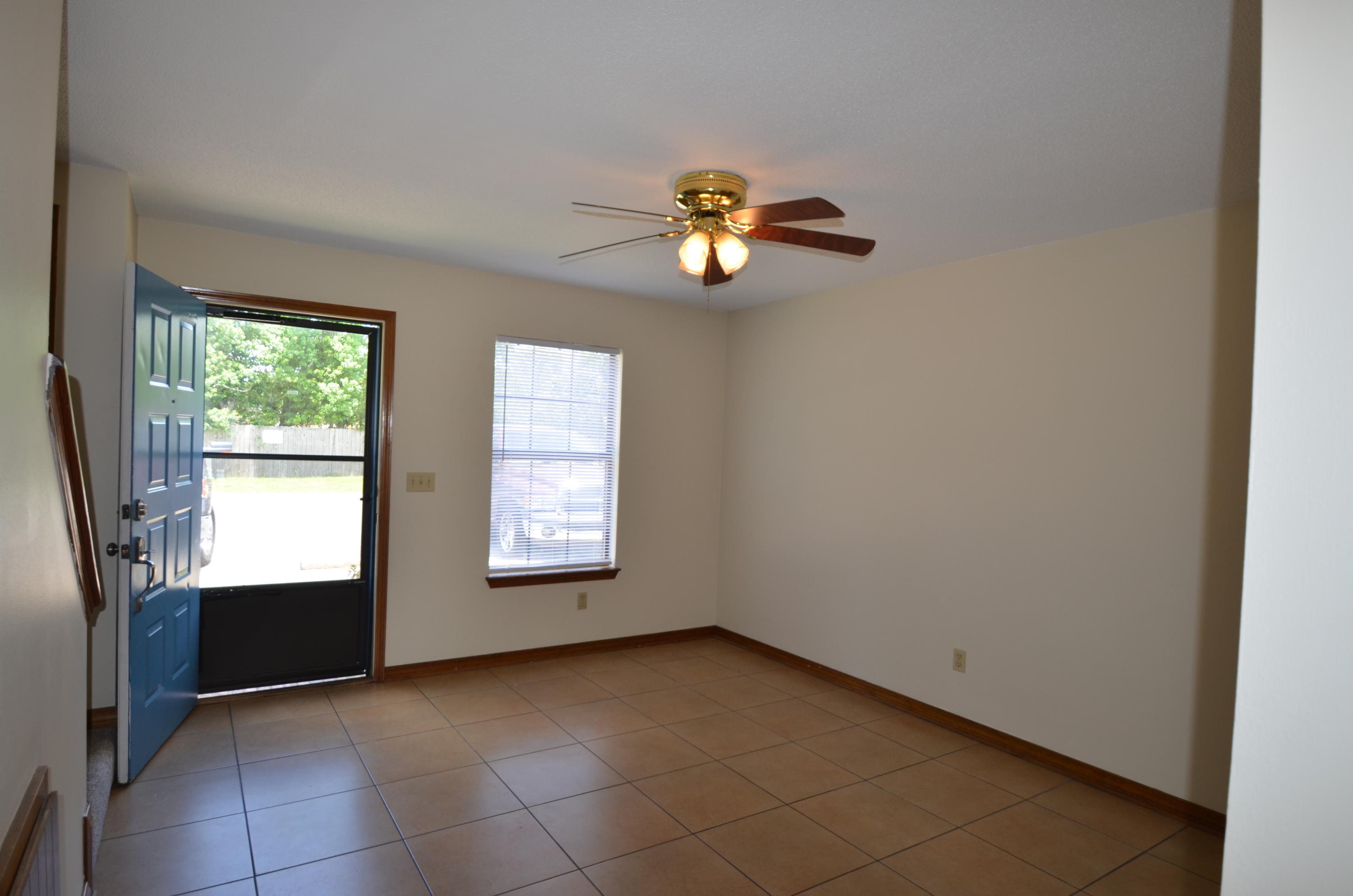 BROWNSVILLE STATION - Residential Lease