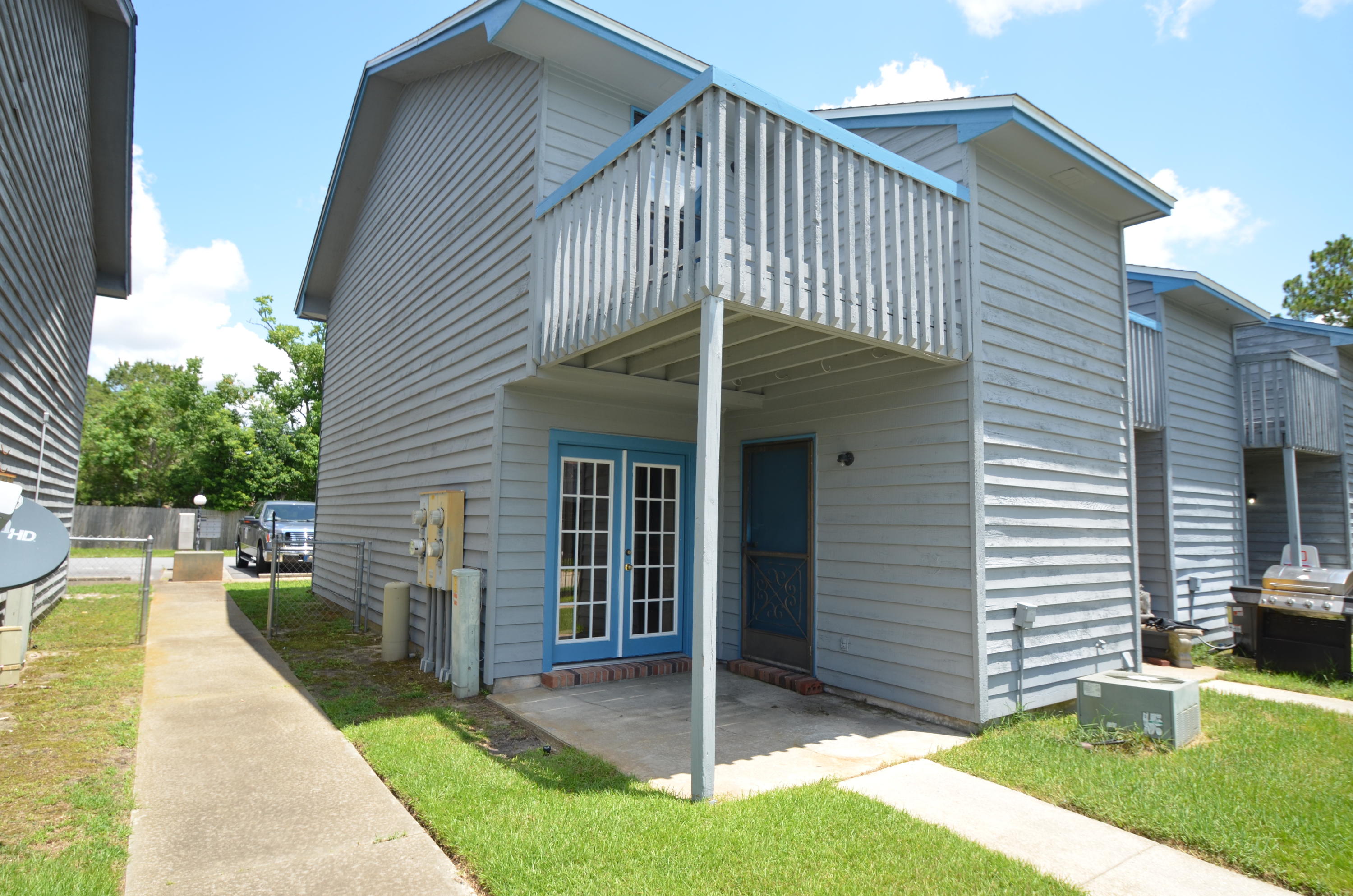 BROWNSVILLE STATION - Residential Lease