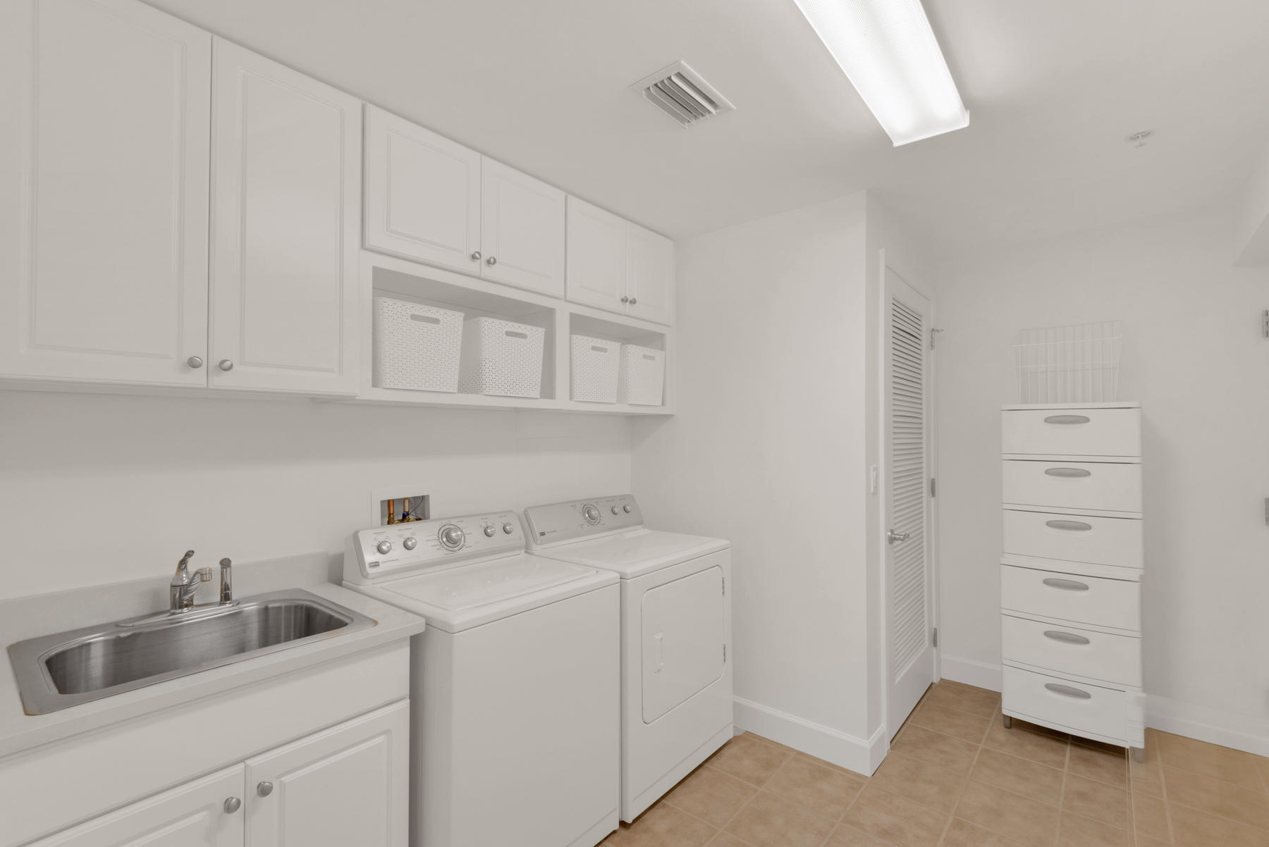 ONE WATER PLACE - Residential