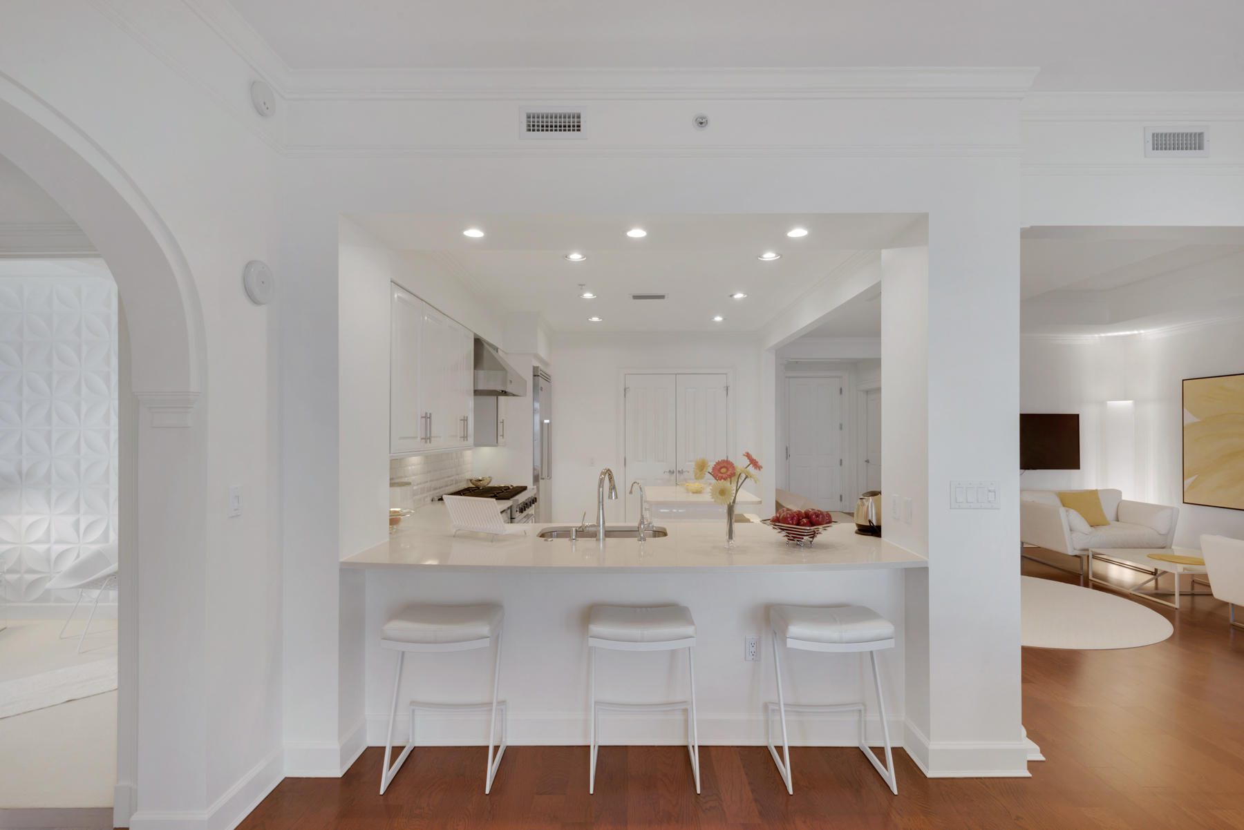 ONE WATER PLACE - Residential