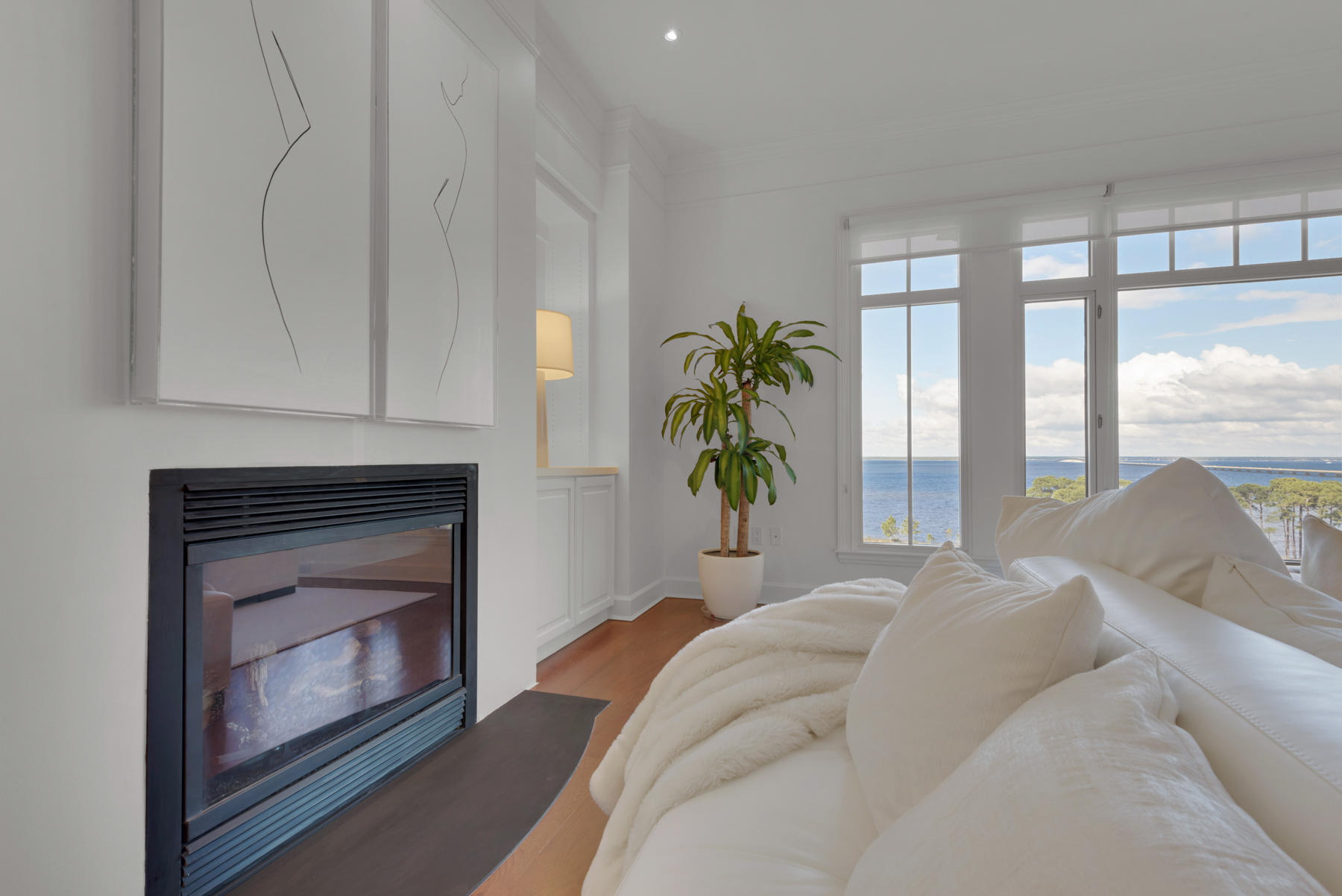 ONE WATER PLACE - Residential