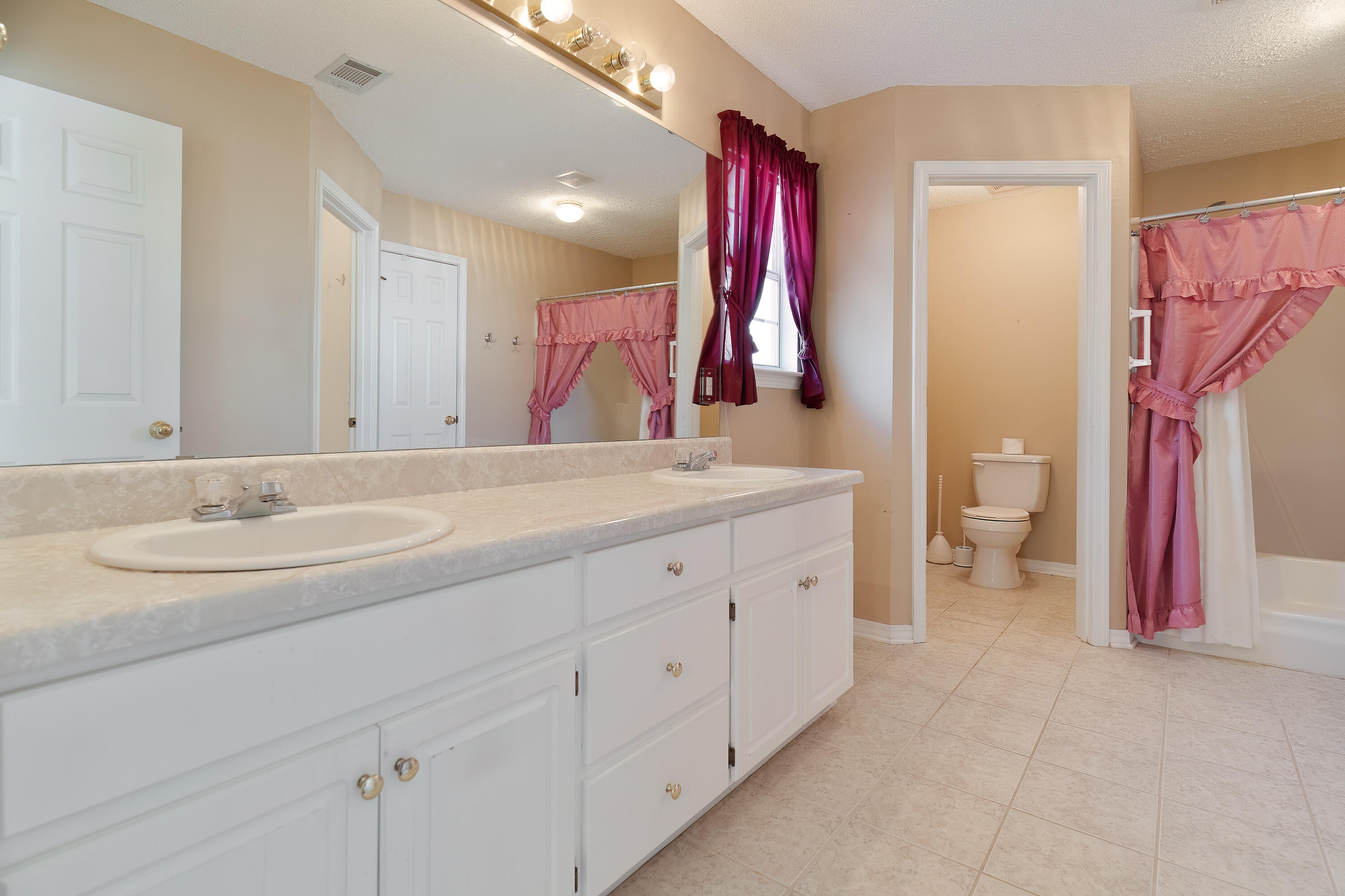 :	CHEROKEE BEND S/D PH 2 - Residential