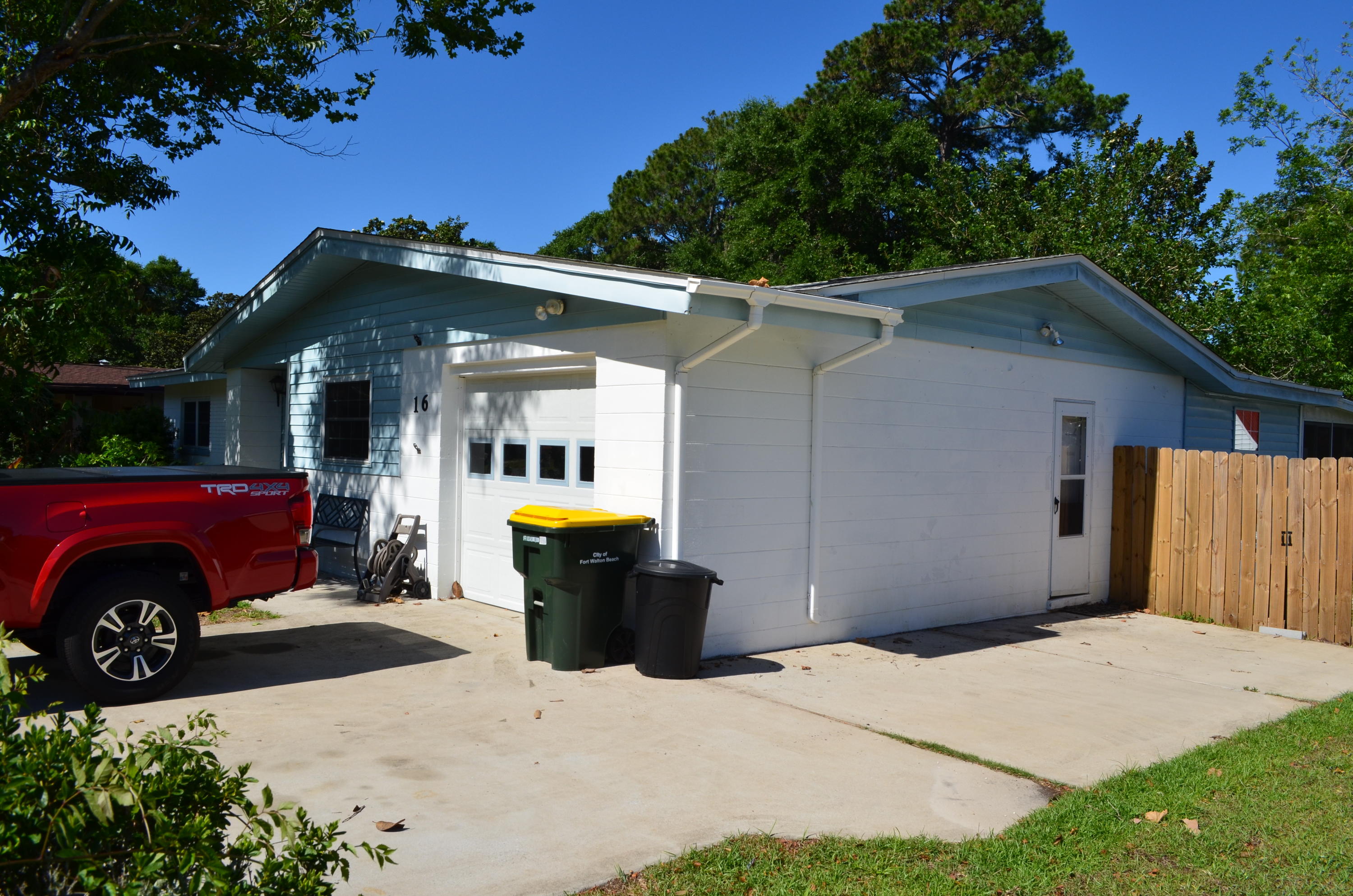 Villa Russ Park - Residential Lease