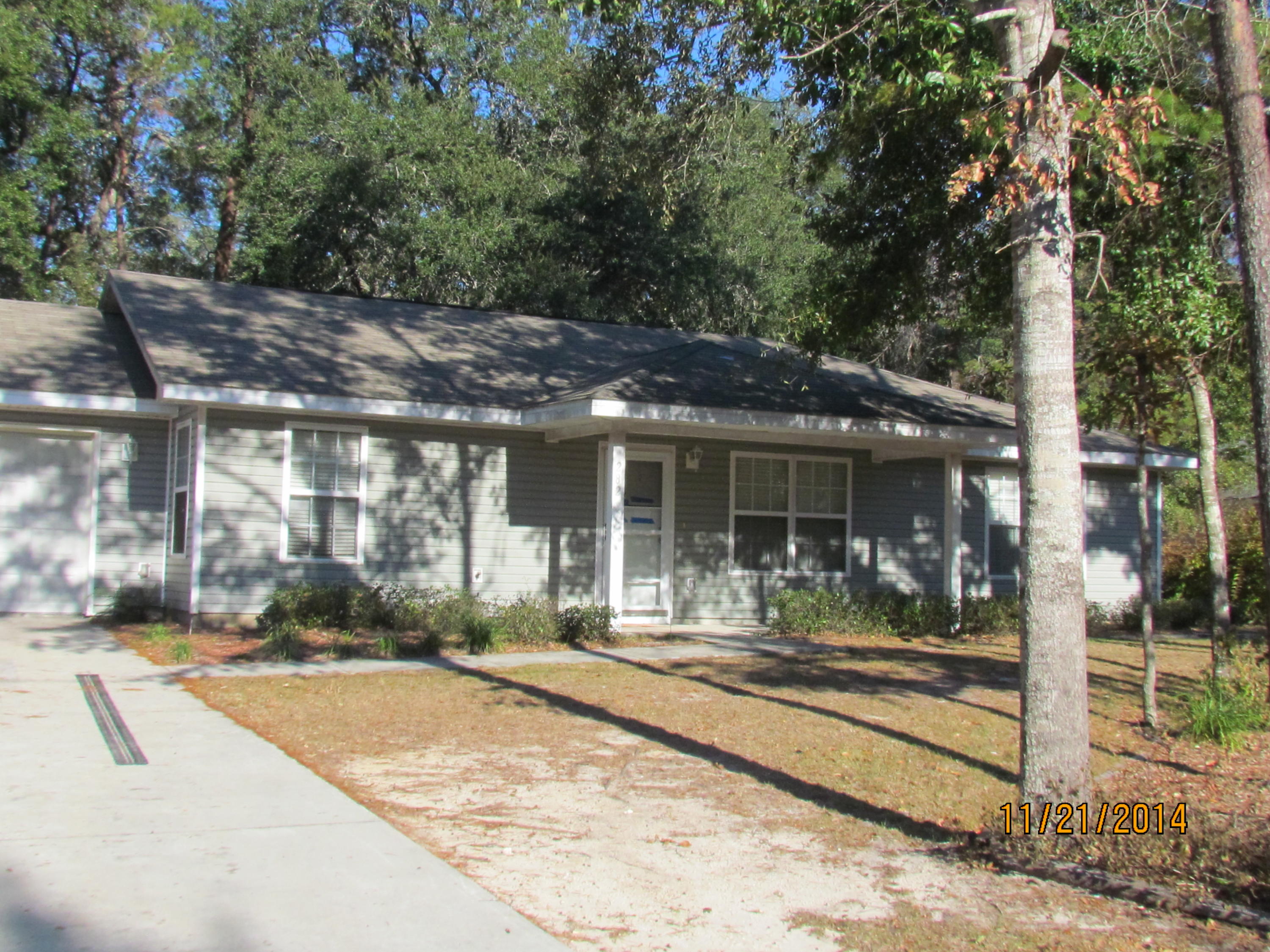 Nice newer home in heart of Freeport just off Bay Loop. Ranch style with 2- car garage, huge fenced back yard, 3- bedroom 2 baths inside laundry, tile, new carpet and fresh paint. Available 09-29-17, owner will consider pets with $250 non refundable pet fee, & $250 refundable pet deposit.Tenant must provide renters Insurance with $100,000 personal liability, each adult will fill out application & pay $35 application fee.