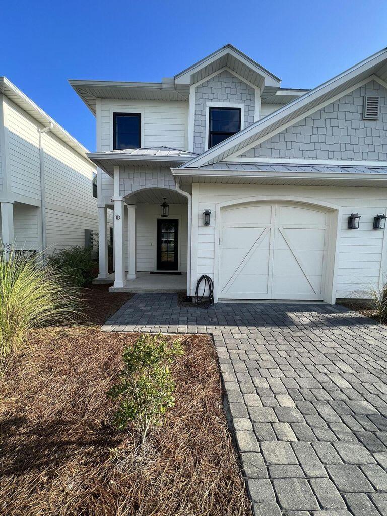 Great 3BR in Heron Crossing for rent.  Stainless appliances, granite countertops and located next to Topsail State Park with three miles of sugar white beaches, nature trails and the emerald blue waters of the Gulf of Mexico. These townhomes have a community pool and no exit cul-de-sac. Designer lighting throughout and street lighting and landscaping make this development perfect for permanent, vacation or rental property. Very convenient to grocery stores, shopping, and popular restaurants.