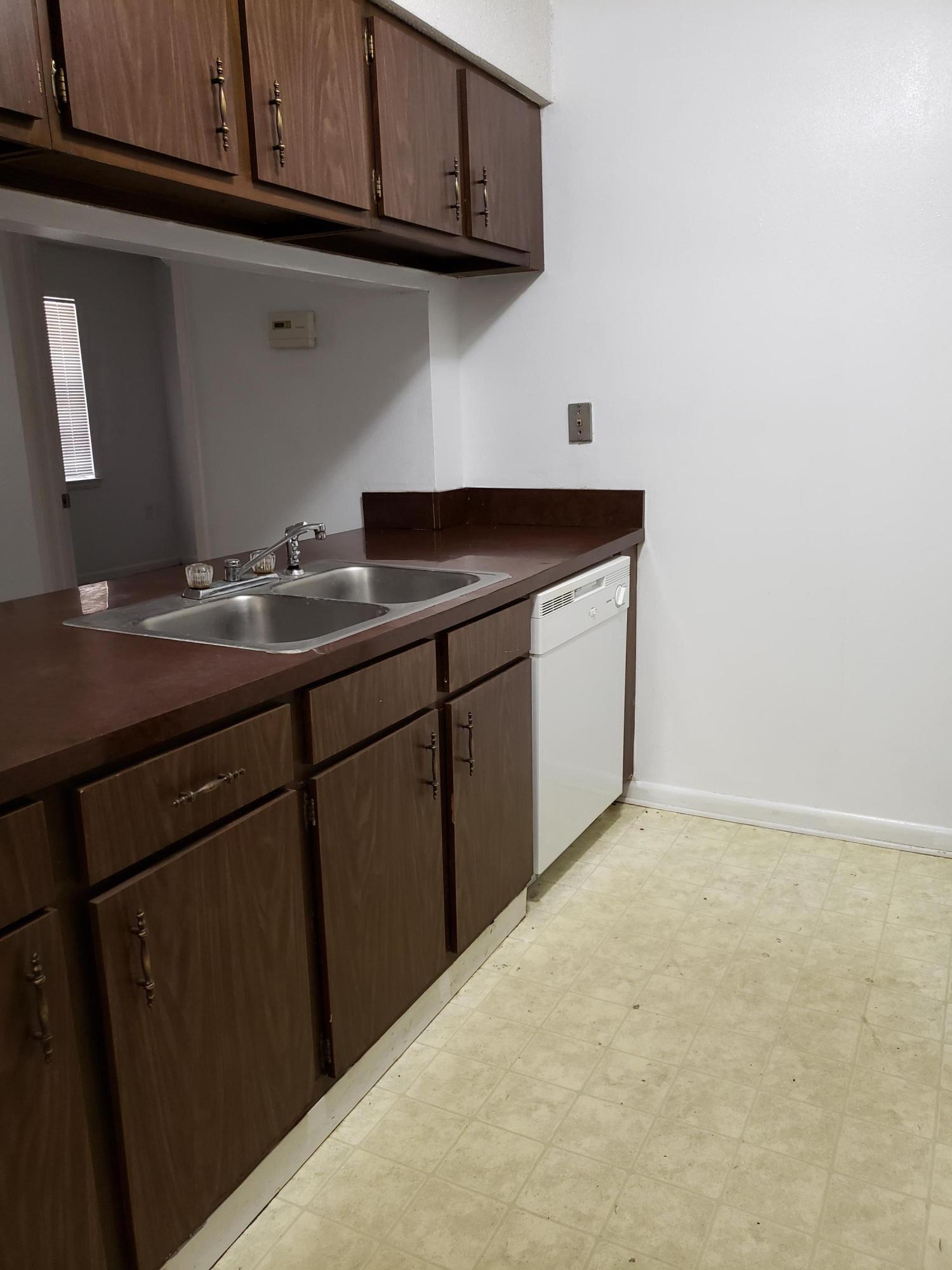 FAIR OAKS VILLAGE CONDO - Residential Lease