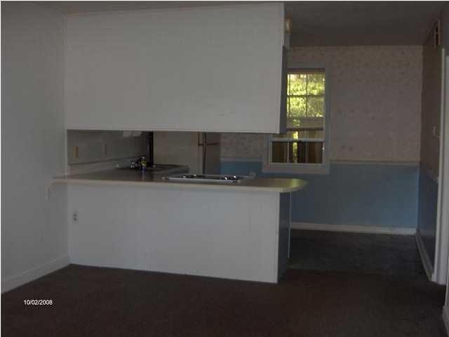 EDGEWATER APT - Residential Lease