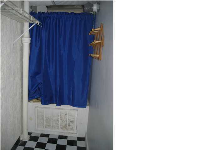 EDGEWATER APT - Residential Lease