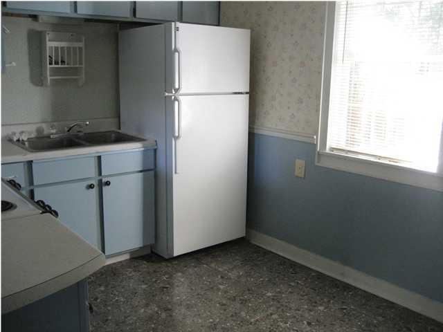 EDGEWATER APT - Residential Lease