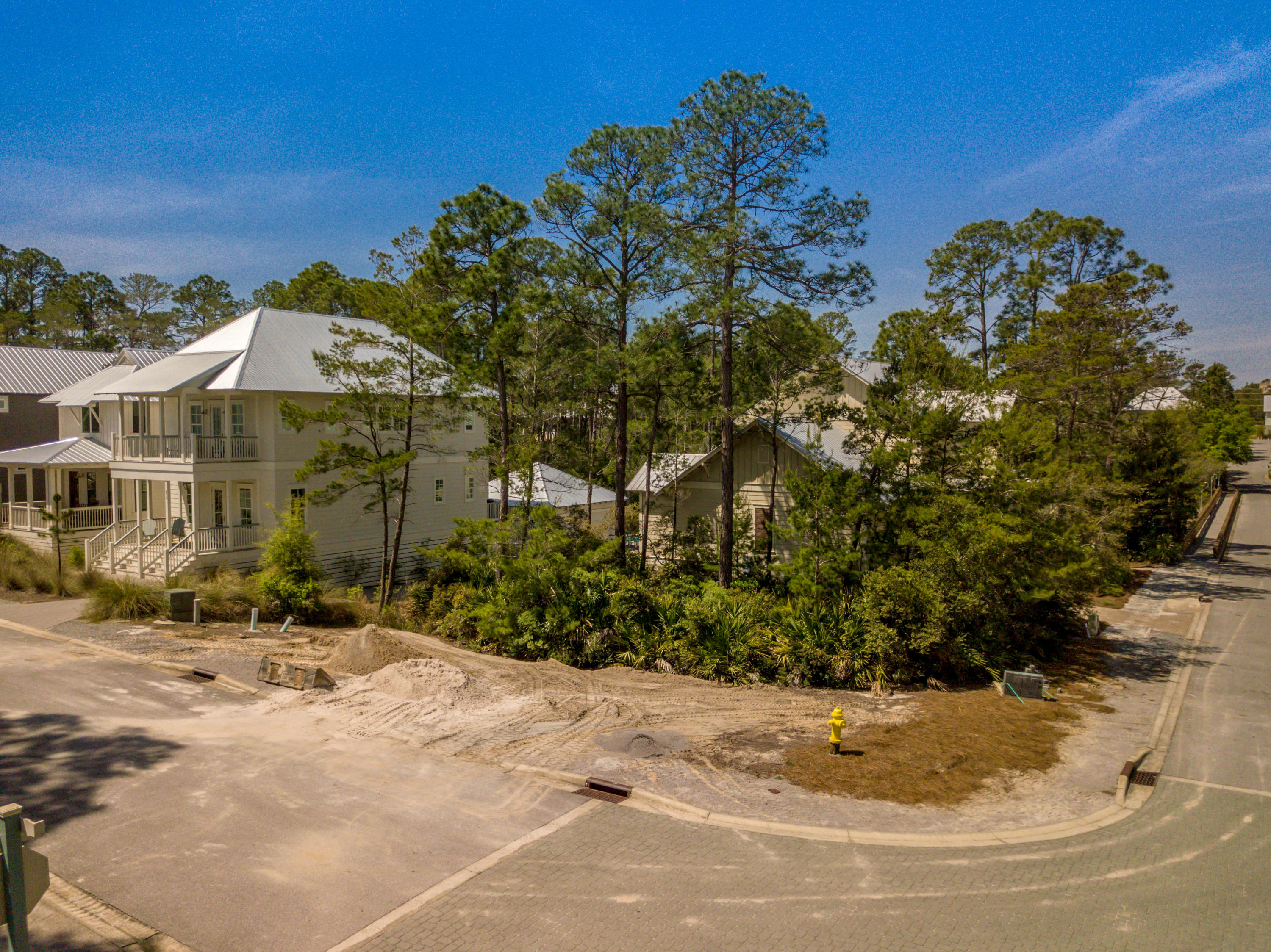 Fantastic homesite located in the quaint South Walton community of Lakeside of Blue Mountain Beach! Neighborhoods with lots of this quality and pricing are limited in supply, especially those enjoying Scenic 30A and its many beach accesses, boutique shopping, and fabulous restaurants. Please inquire for further details.
Buyer must verify all specifications. One of the sellers is a licensed sales associate in the State of Florida.