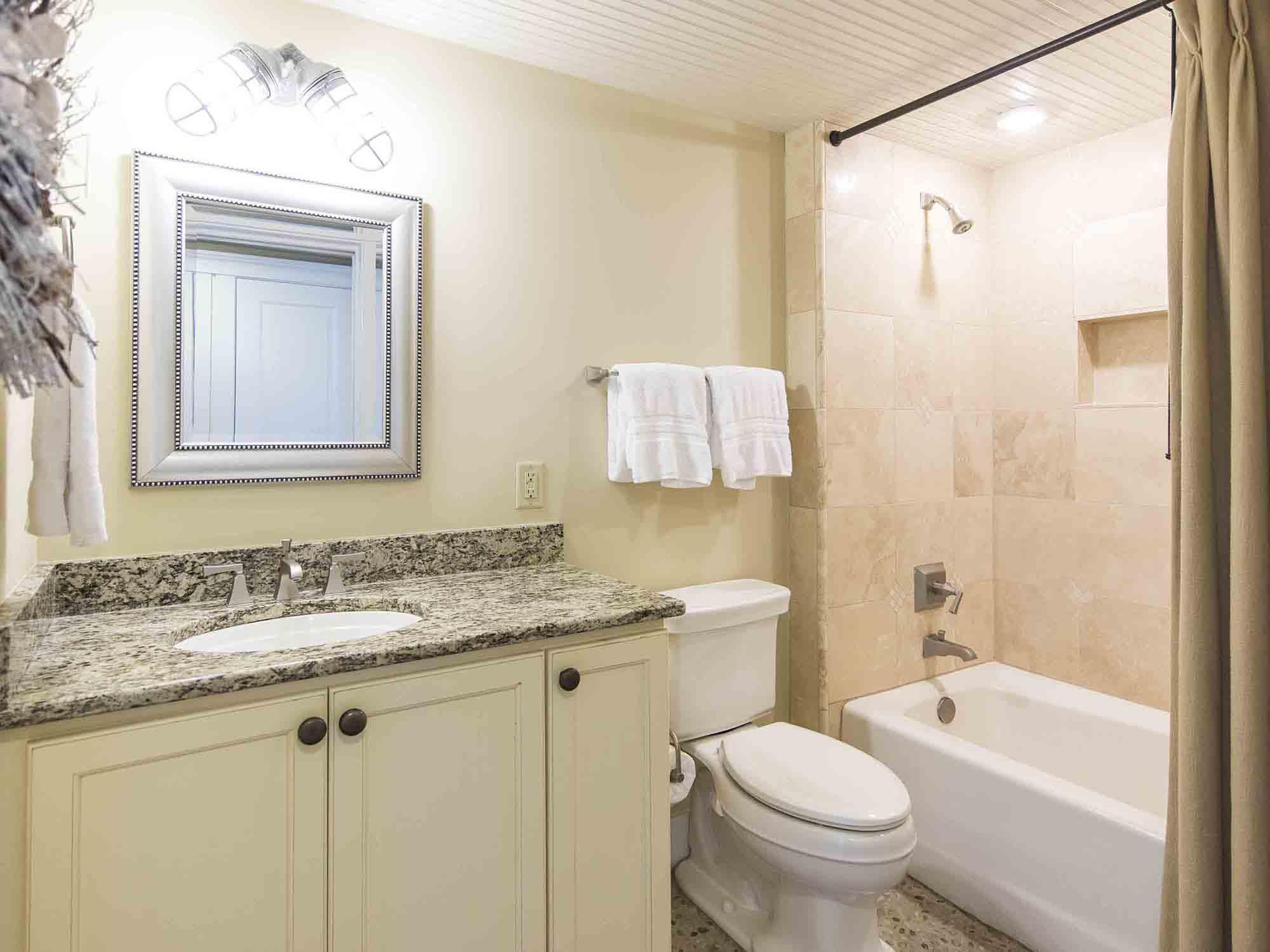 SIX PALMS, GULF PLACE - Residential