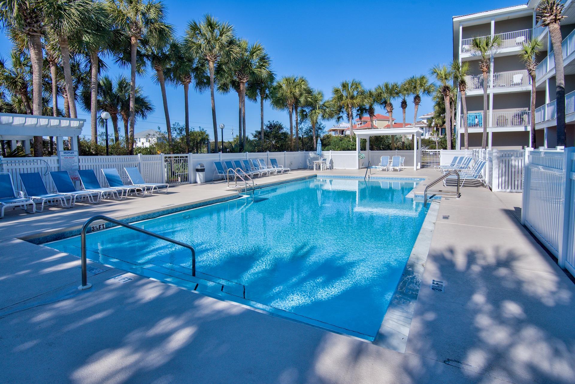 SIX PALMS, GULF PLACE - Residential