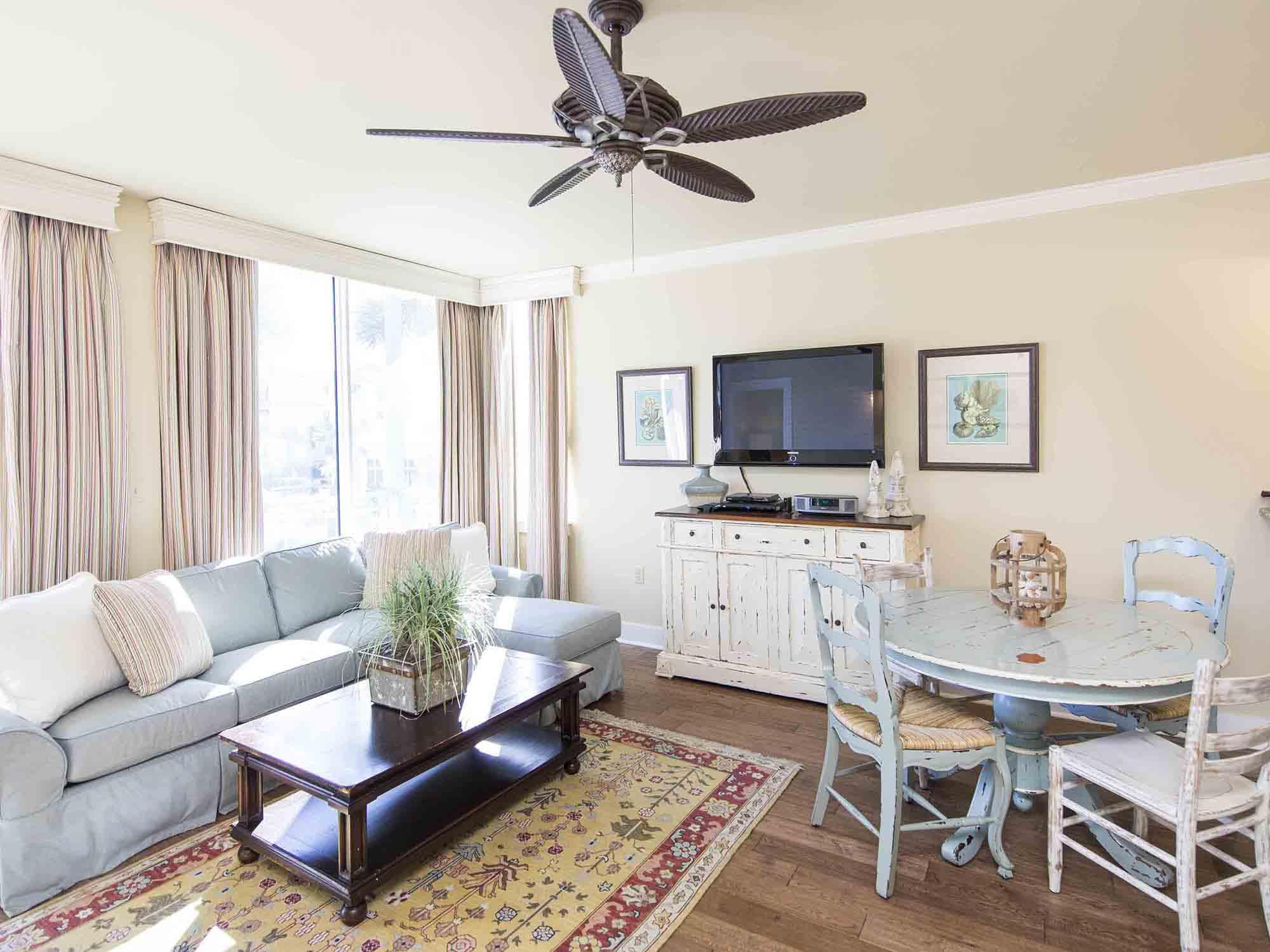 SIX PALMS, GULF PLACE - Residential