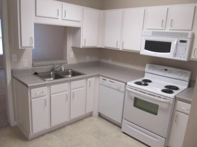 COLLEGE COURTYARD APARTMENTS - Residential Lease