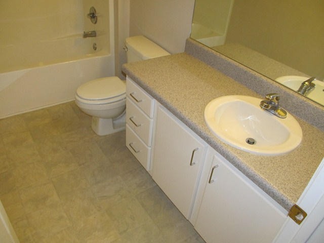 COLLEGE COURTYARD APARTMENTS - Residential Lease
